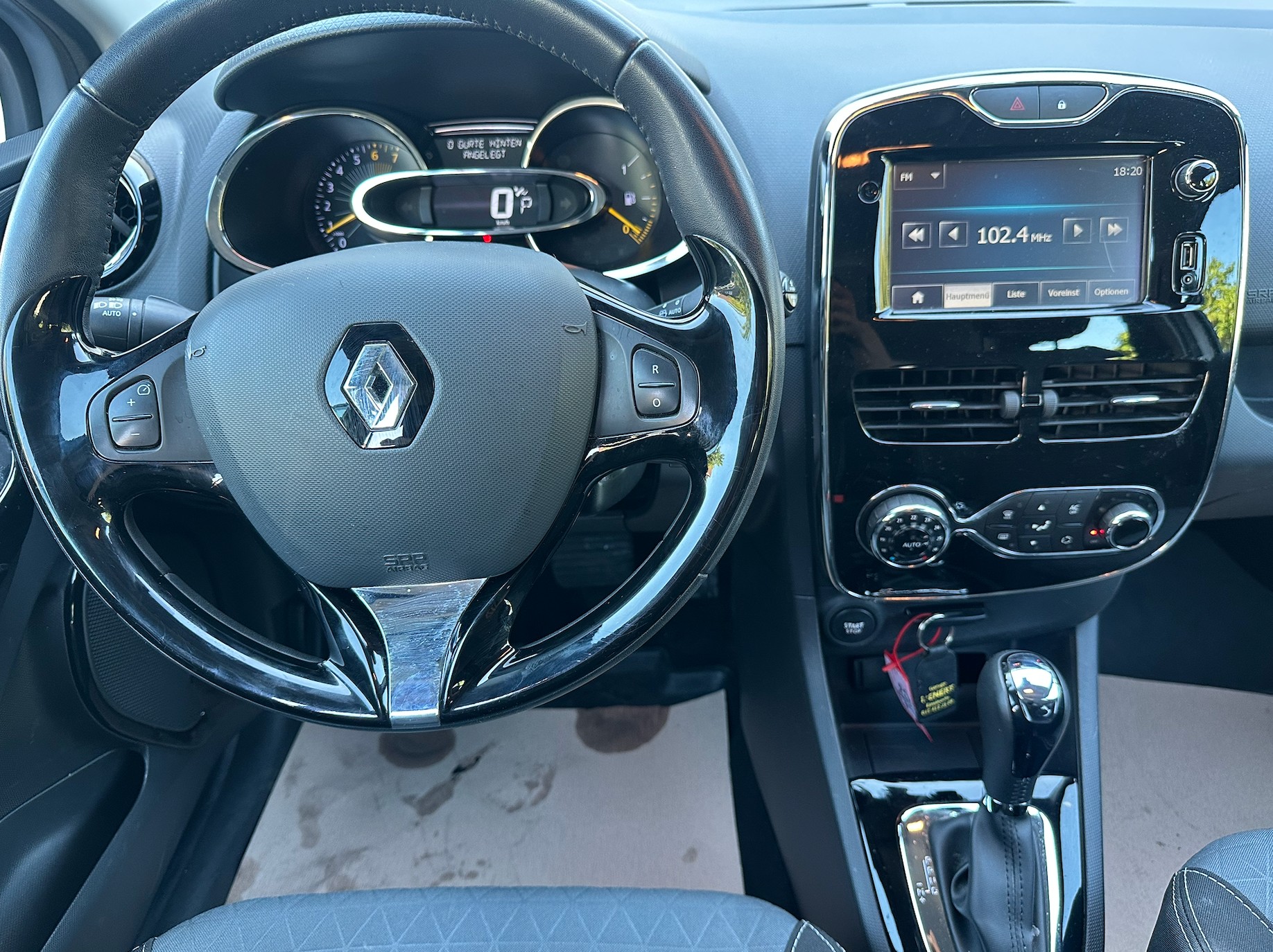 RENAULT Clio Grandtour 1.2 16V T Swiss Edition EDC-image-8