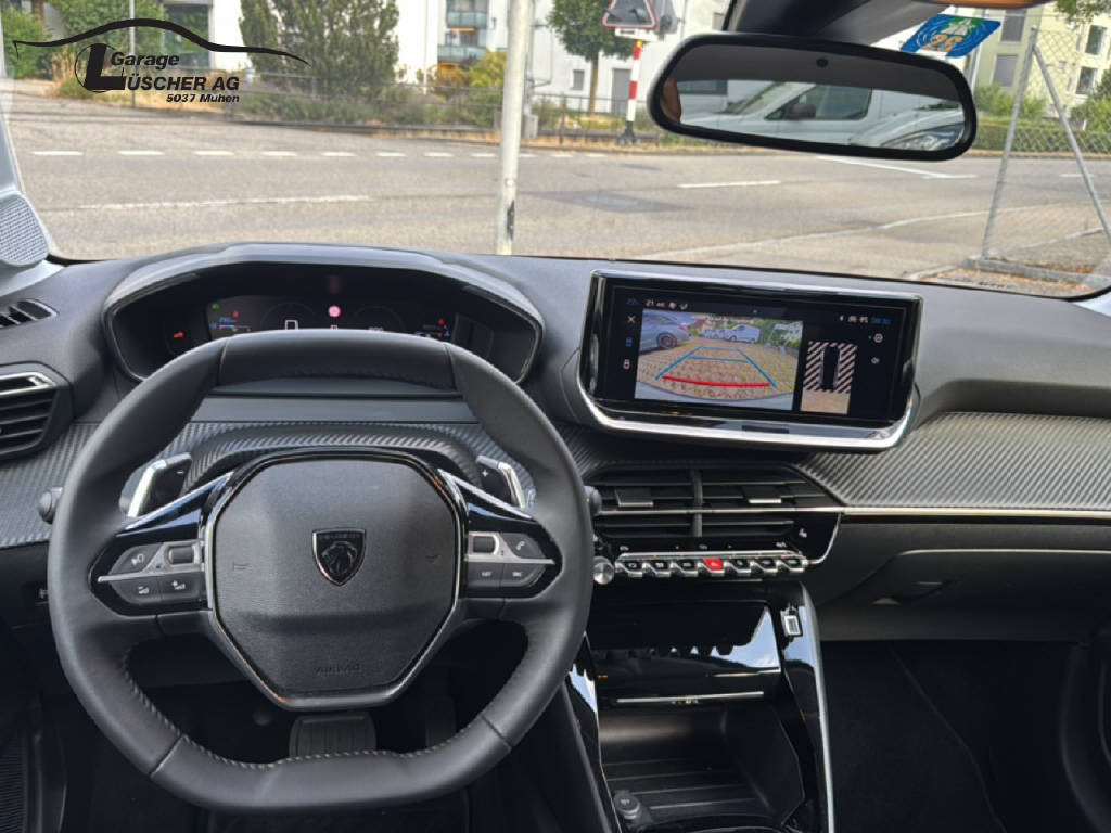 PEUGEOT 208 1.2 PureTech 100 Allure-image-8
