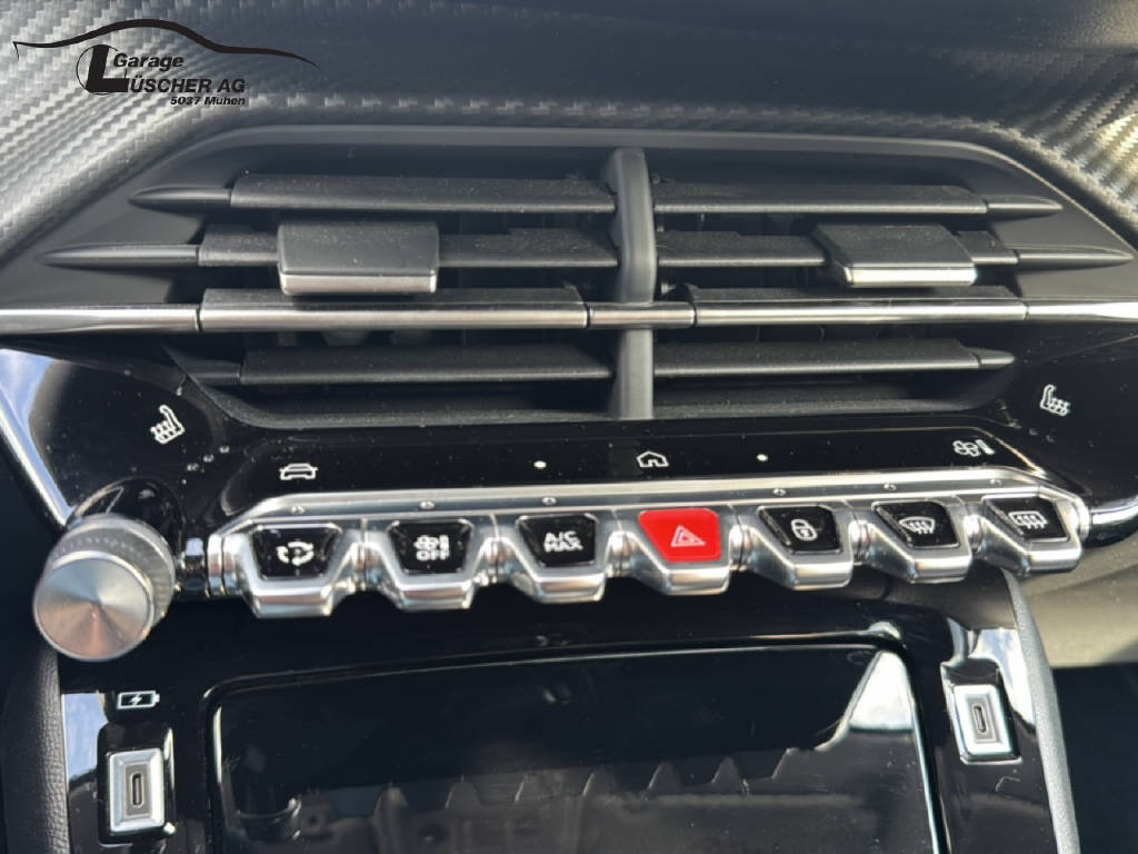 PEUGEOT 208 1.2 PureTech 100 Allure-image-19