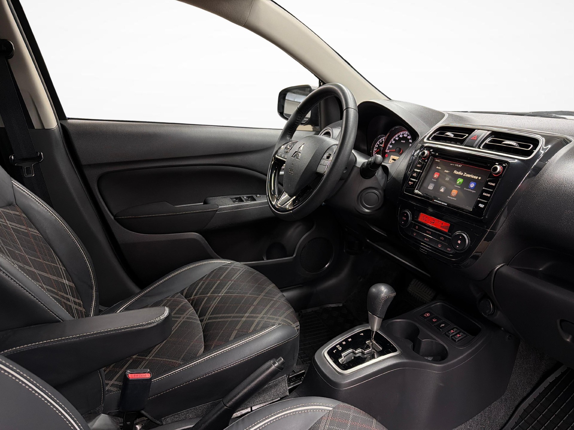 MITSUBISHI Space Star 1.2 MIVEC Diamond-image-9