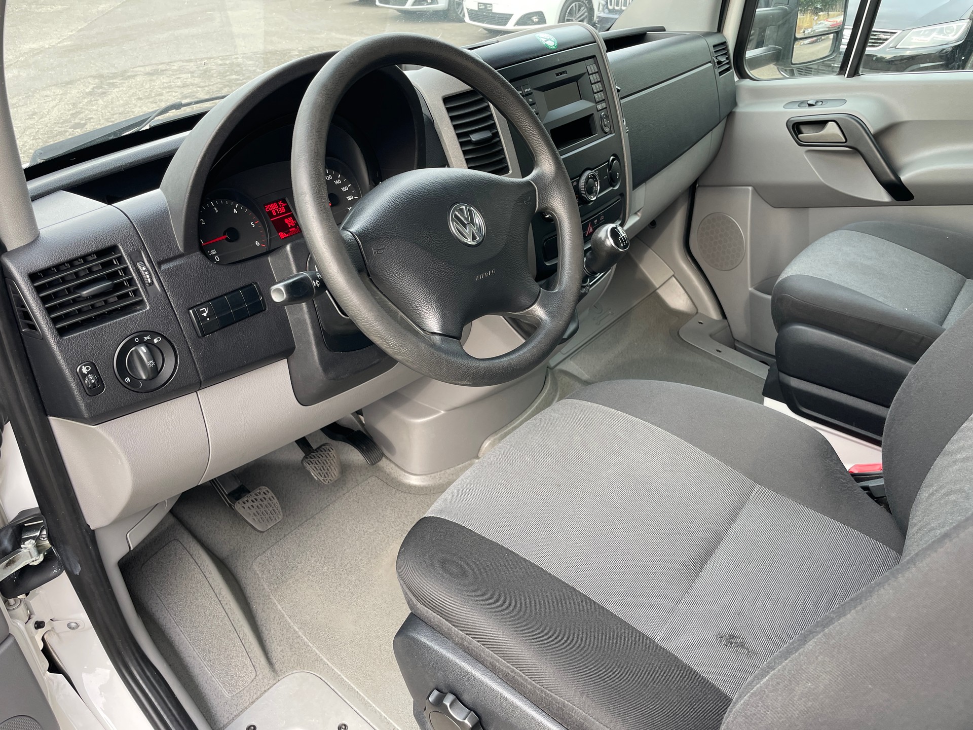 VW Crafter 35 2.0 TDI CR Hebebühne-image-14