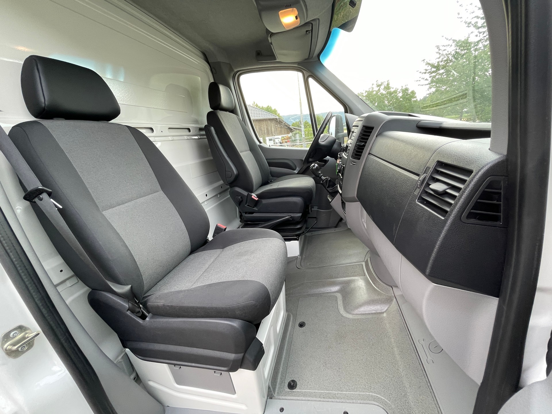 VW Crafter 35 2.0 TDI CR Hebebühne-image-15
