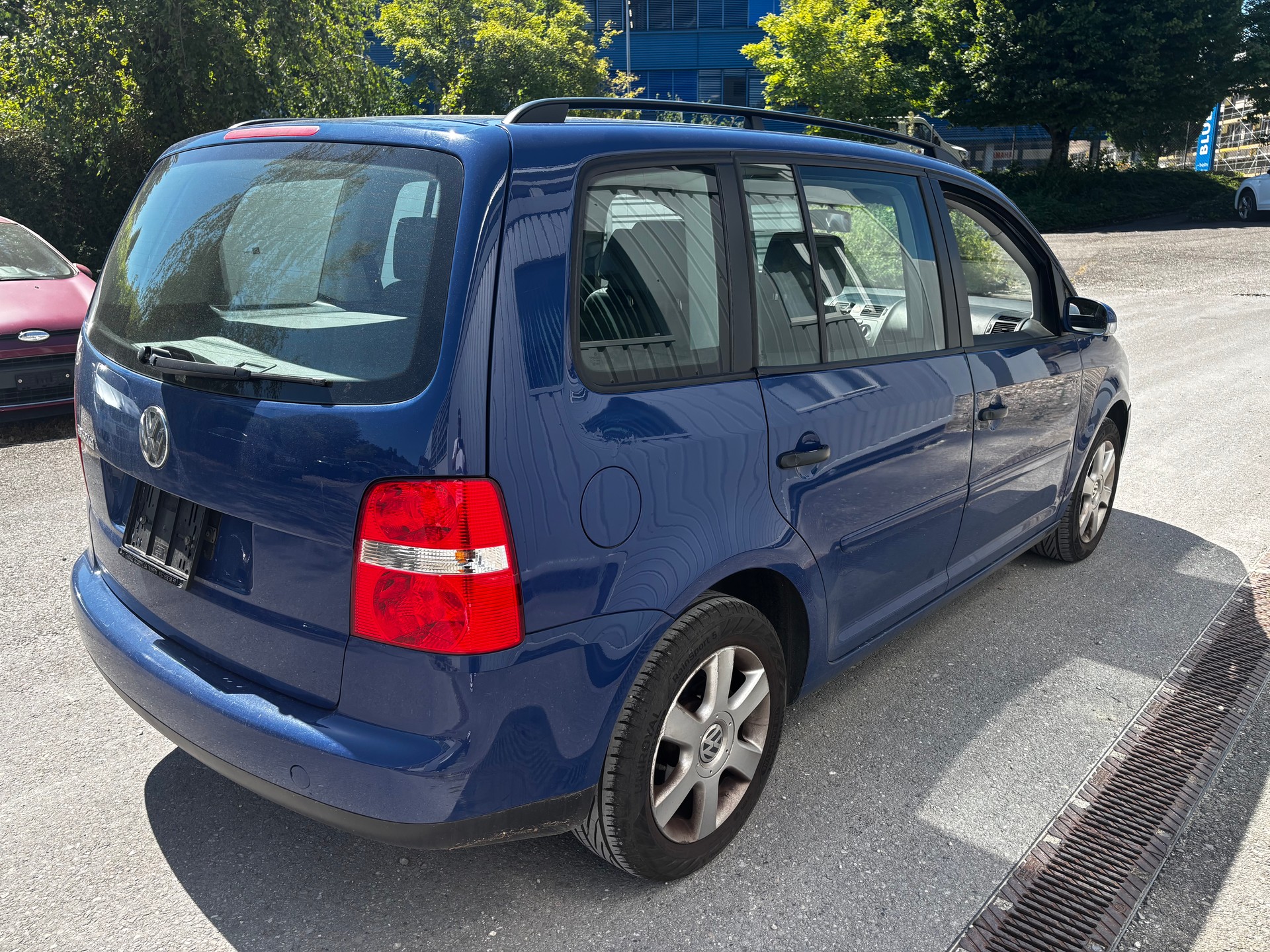 VW Touran 1.6 Trendline-image-5