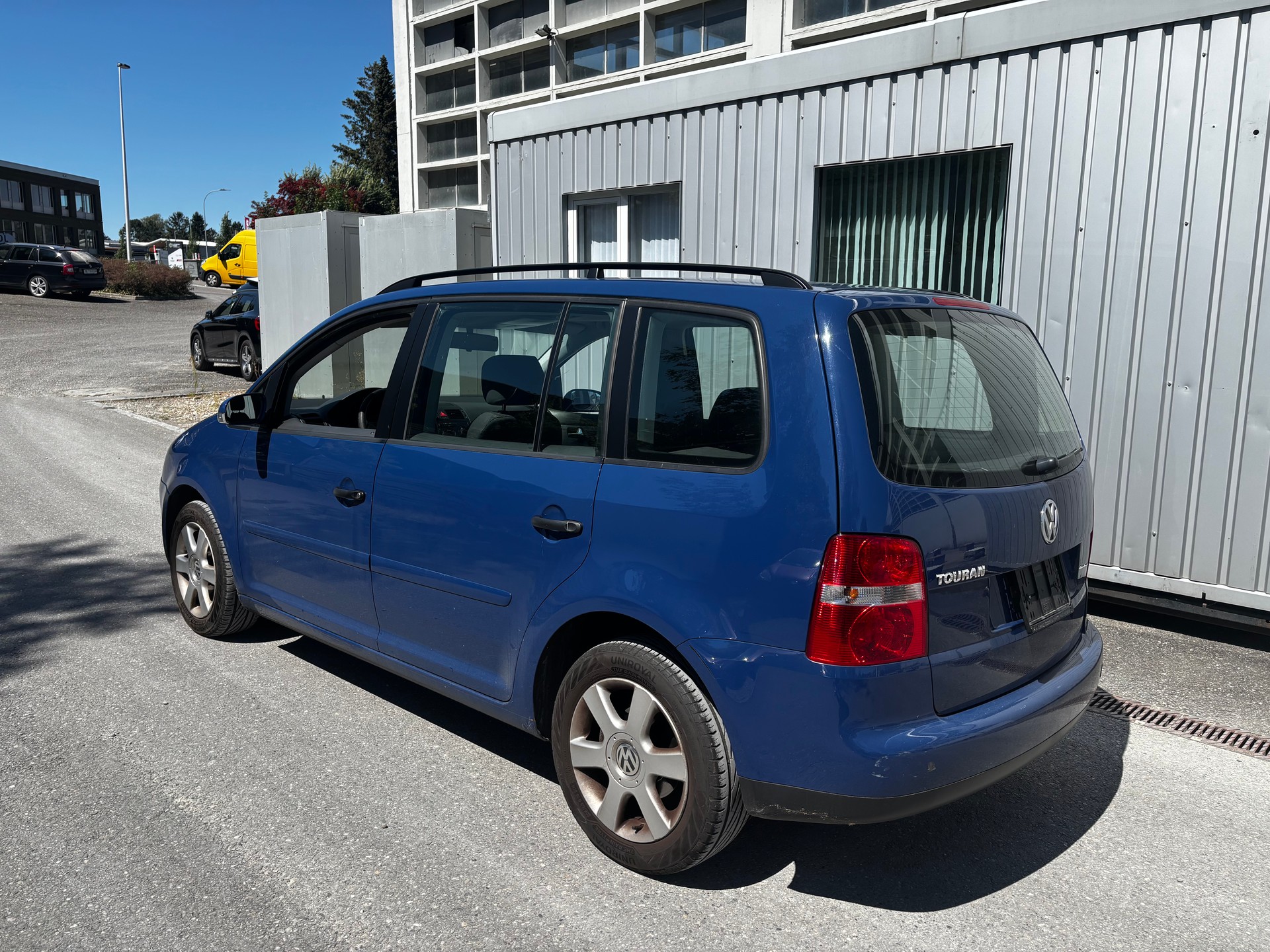 VW Touran 1.6 Trendline-image-3