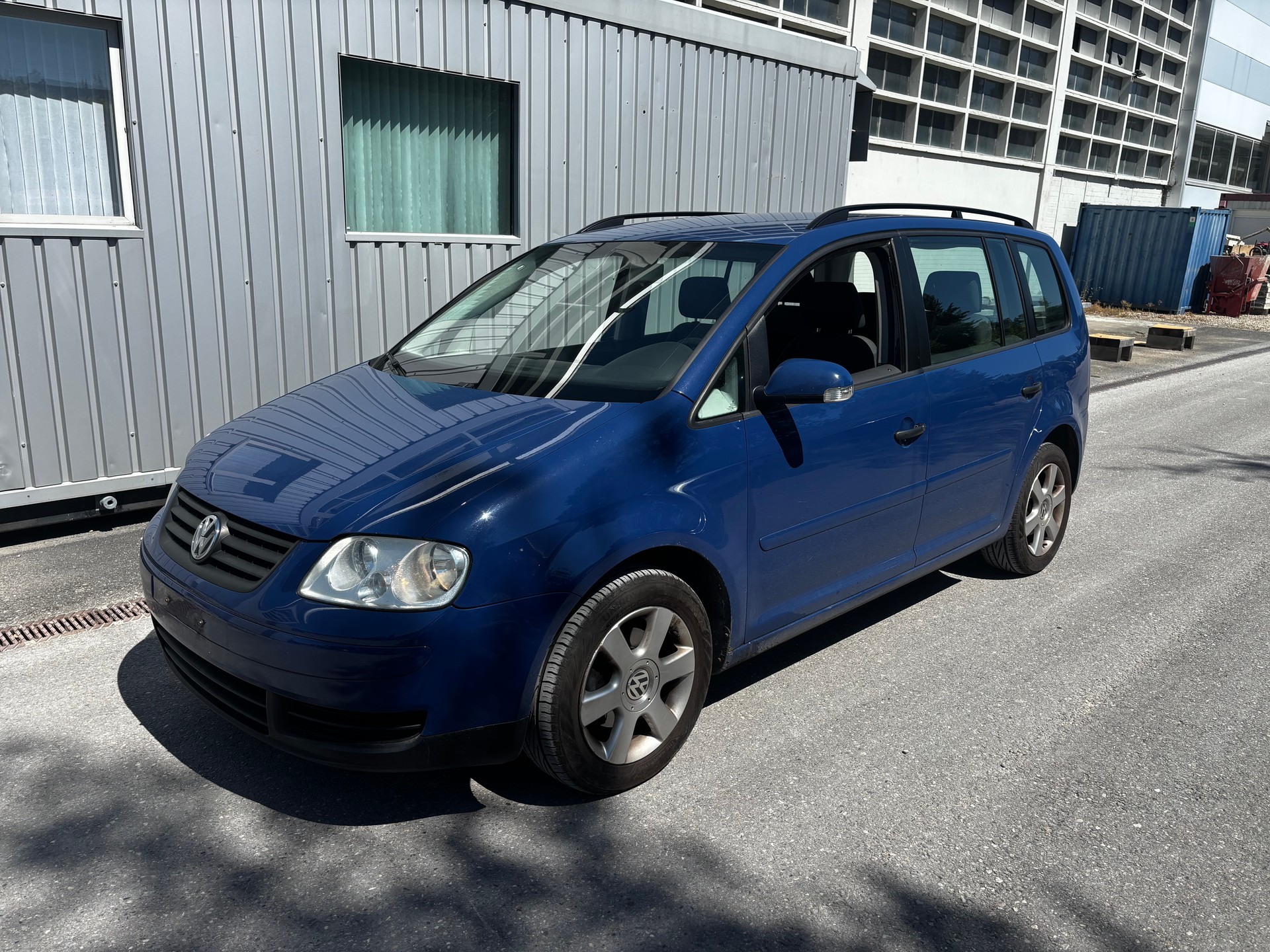 VW Touran 1.6 Trendline-image-1