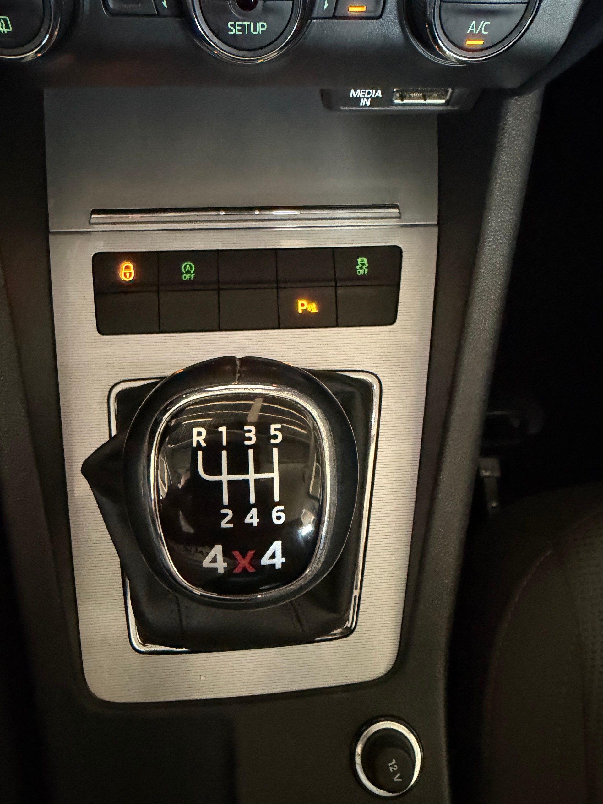 SKODA Octavia Combi 2.0 TDI Elegance 4x4-image-11