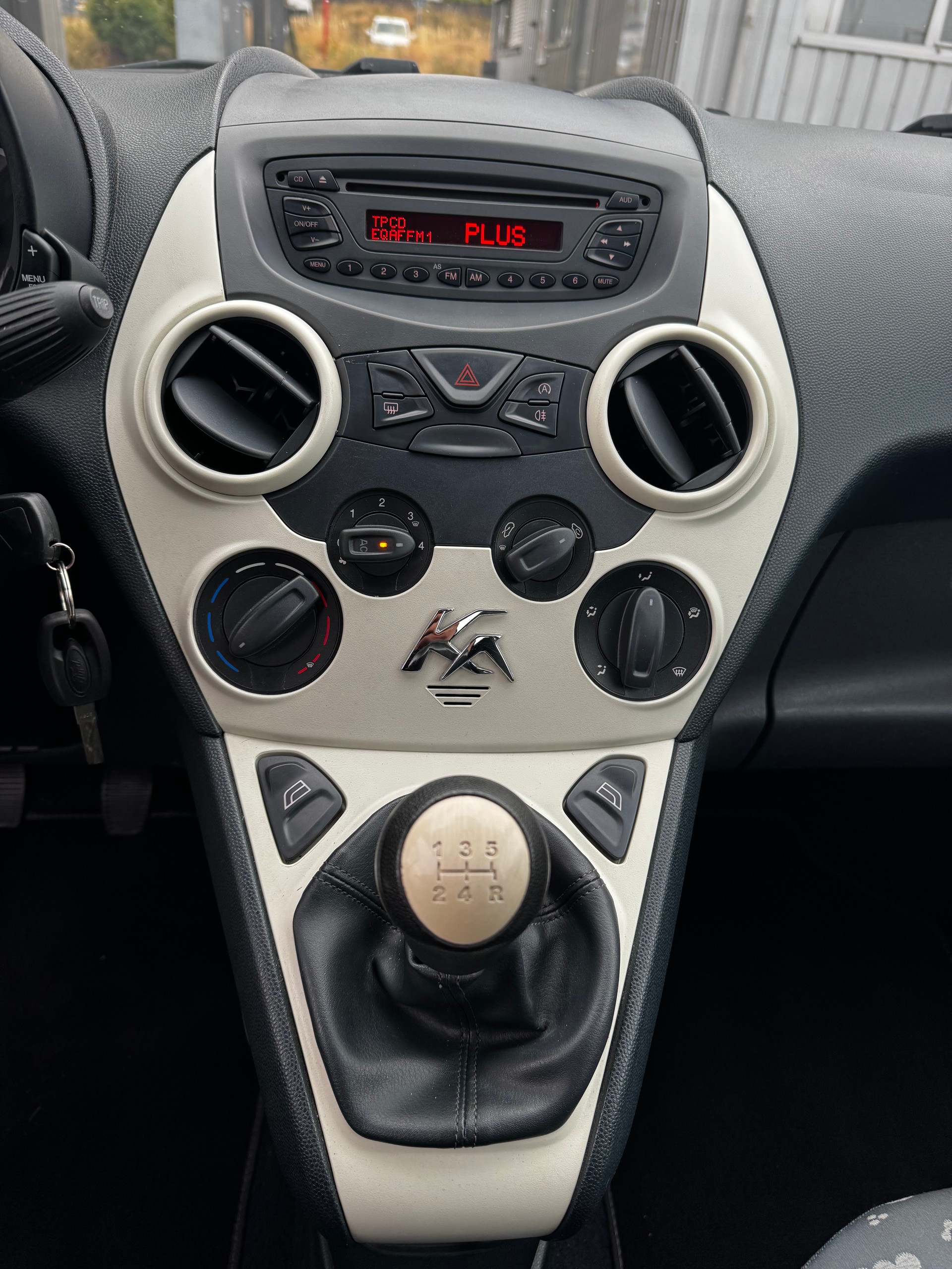 FORD KA 1.25 Trend-image-11