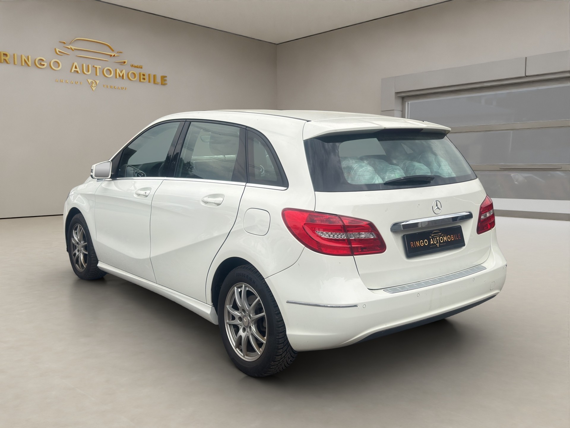 MERCEDES-BENZ B 180 CDI Blue Efficiency Edition-image-4