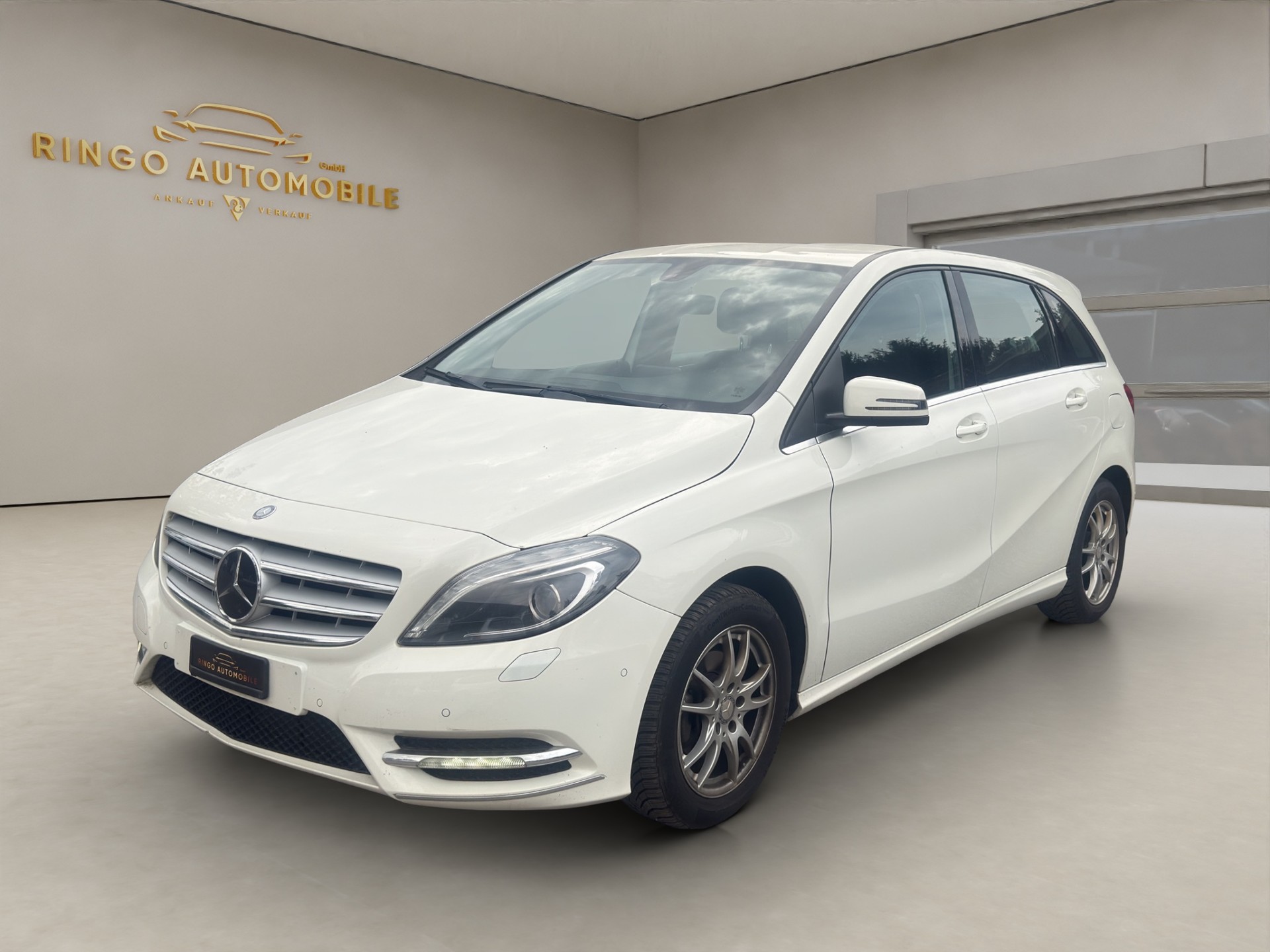 MERCEDES-BENZ B 180 CDI Blue Efficiency Edition-image-2