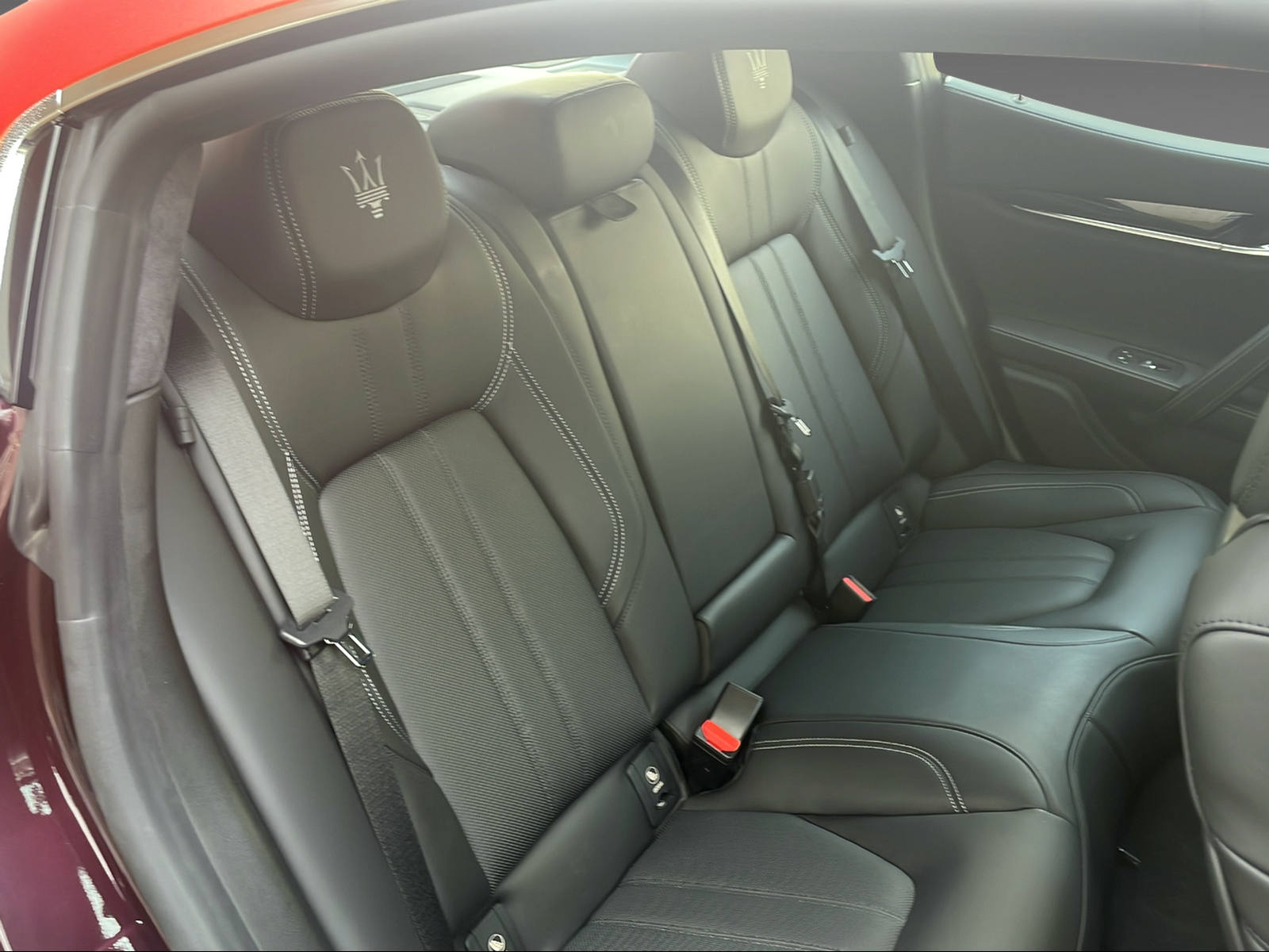 MASERATI Ghibli 3.0 V6 S GranSport Q4-image-8