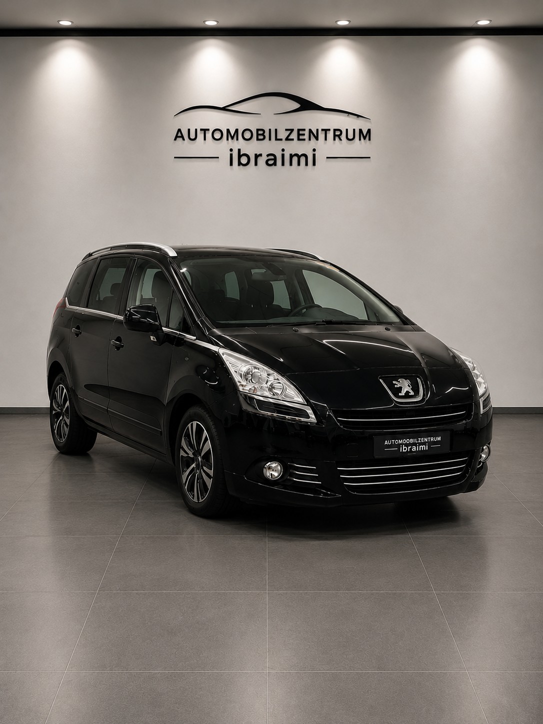 PEUGEOT 5008 1.6 16V T Family Automatic-image-1