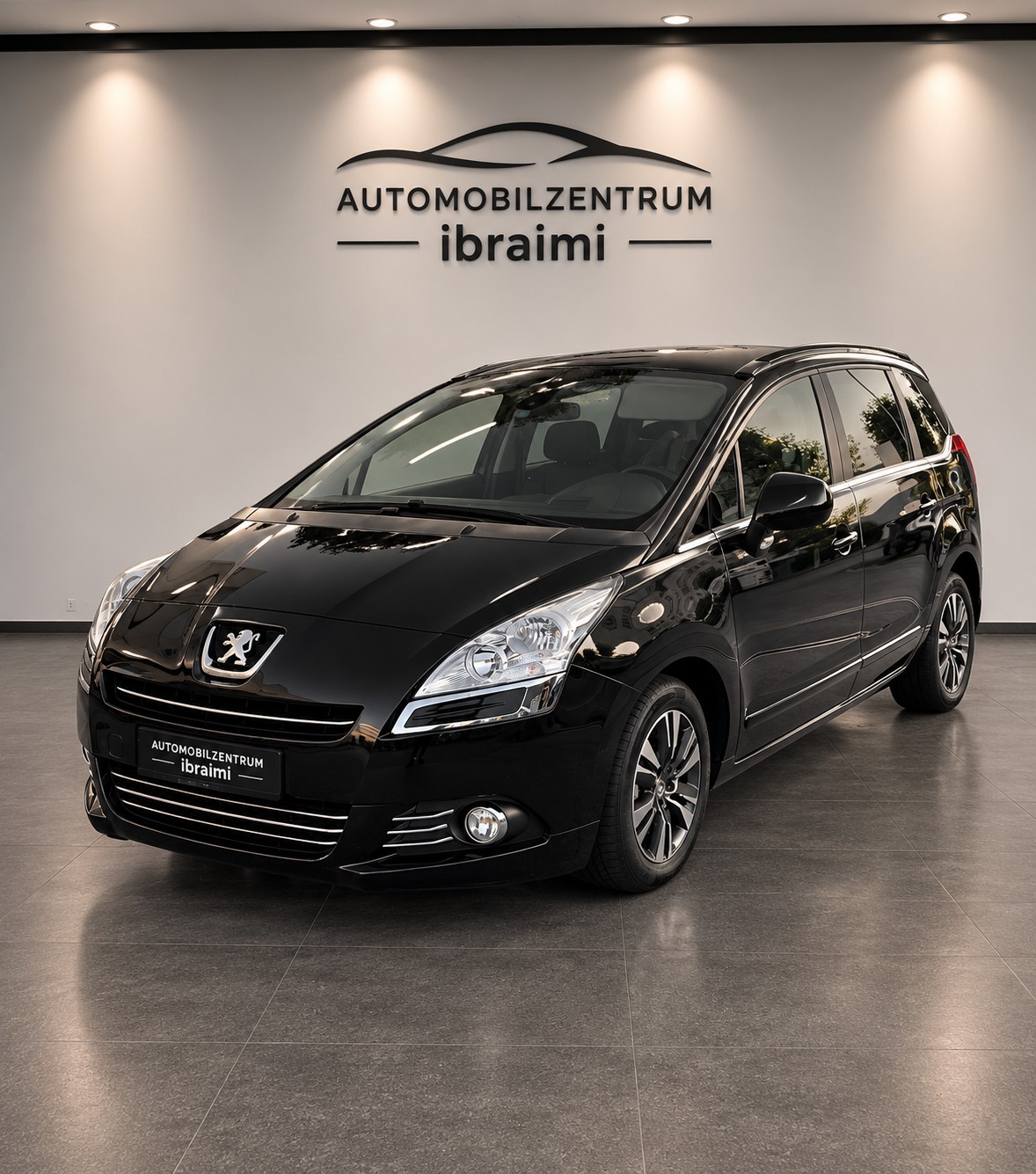 PEUGEOT 5008 1.6 16V T Family Automatic-image-0