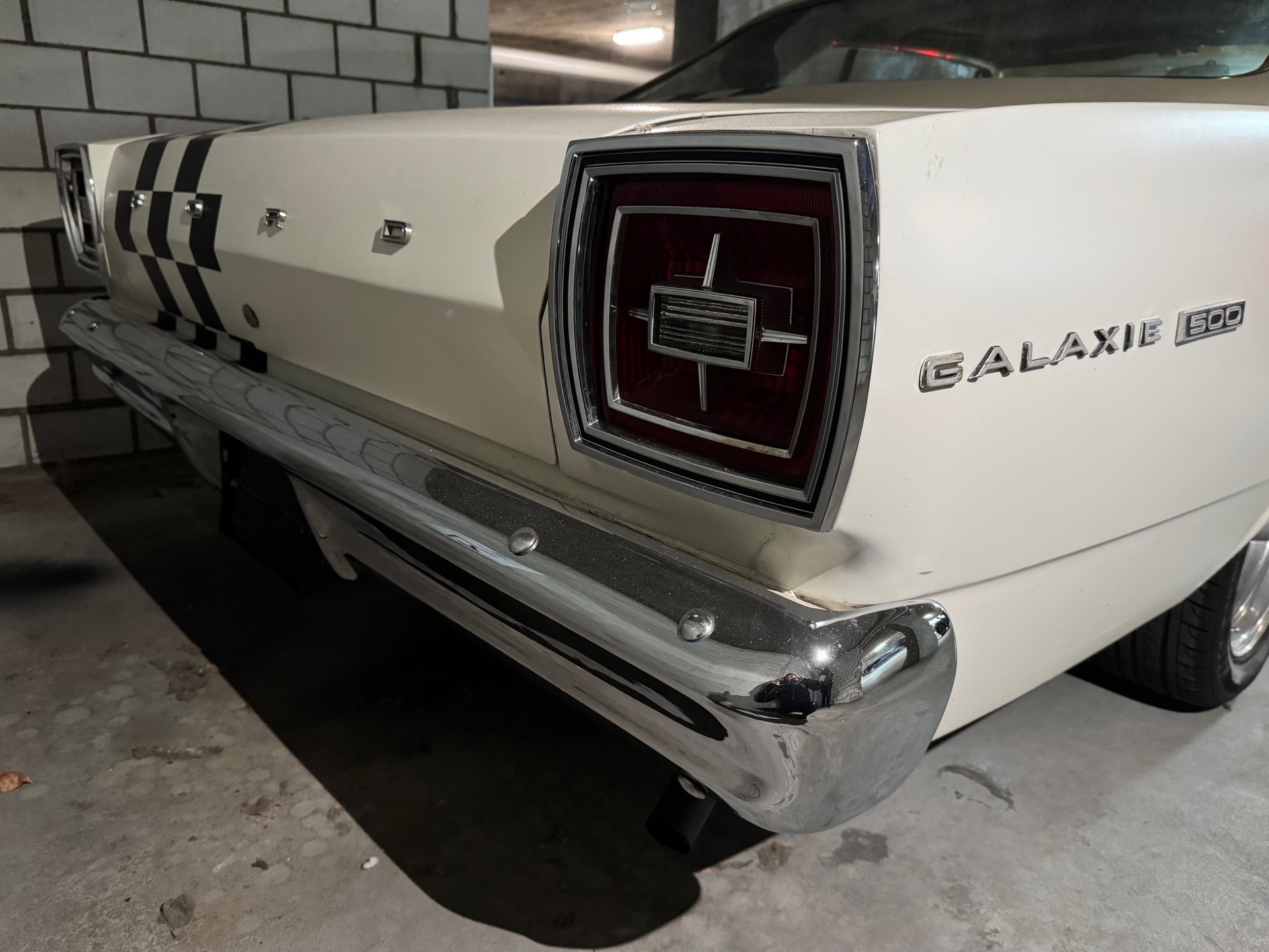 FORD Galaxy V8 428-showroom-element-3
