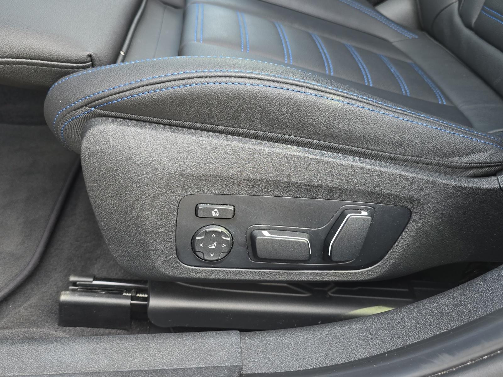 BMW 320d xDrive Touring M Sport-image-17