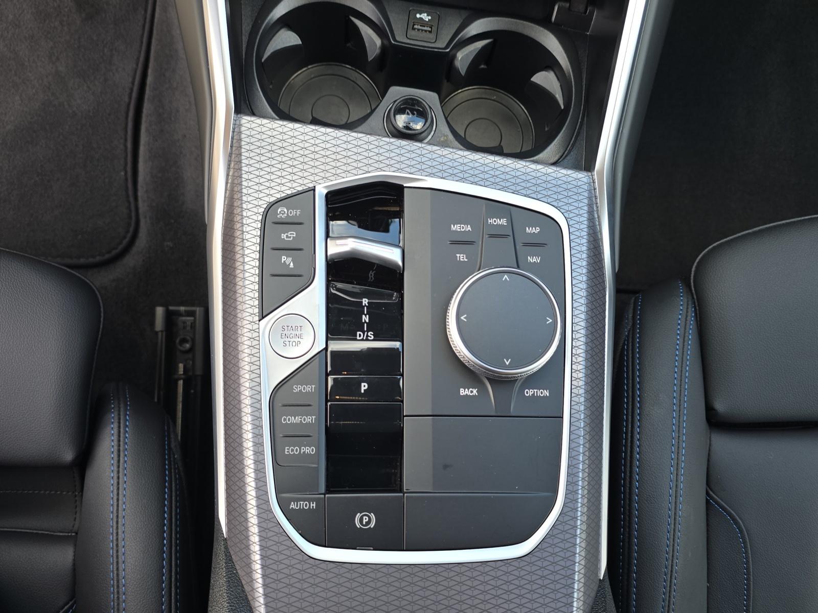 BMW 320d xDrive Touring M Sport-image-15