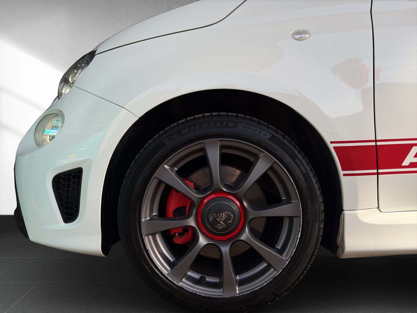 FIAT 595 1.4 16V Turbo Abarth-image-9