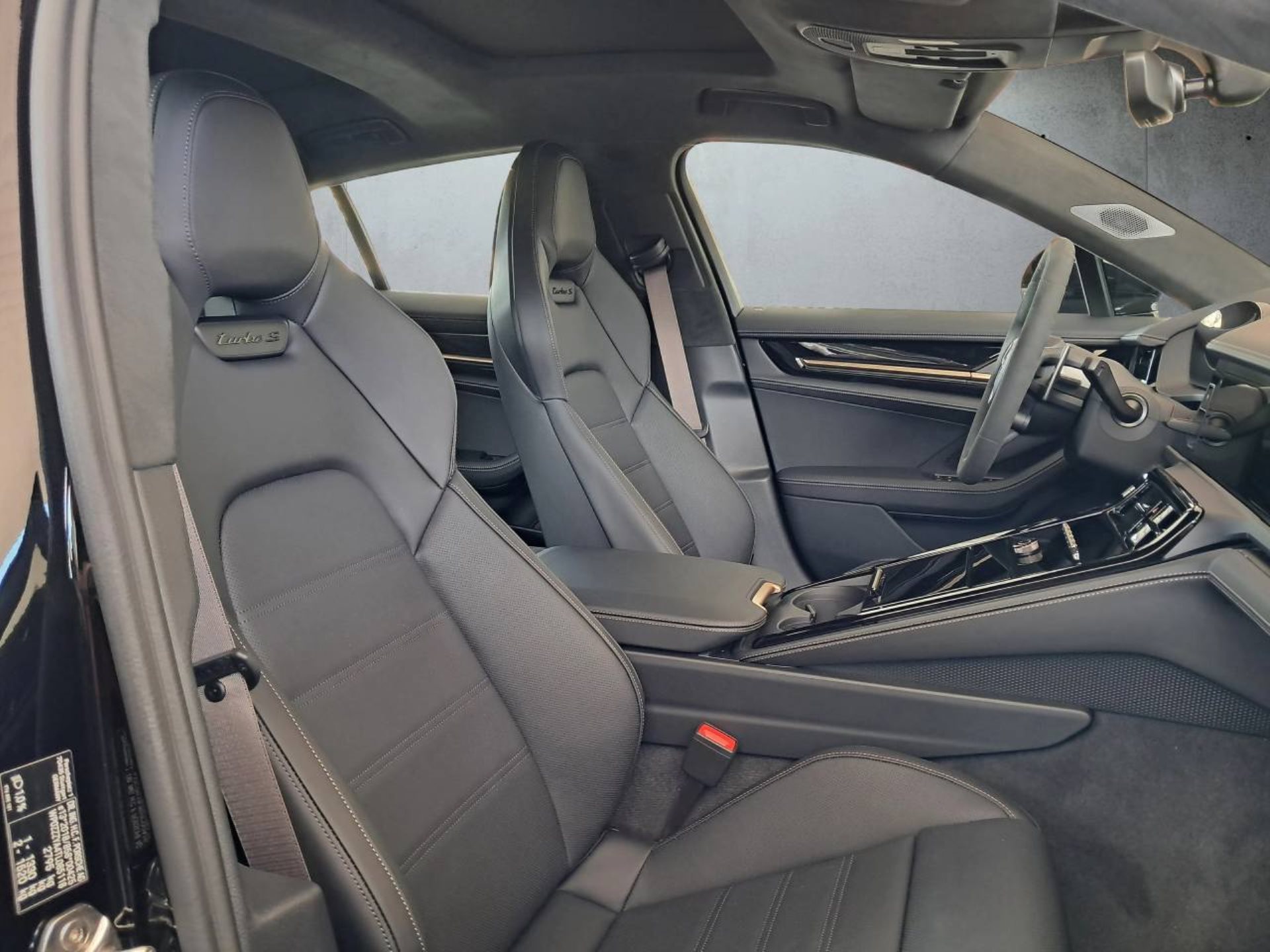 PORSCHE Panamera Turbo S E-Hybrid-image-14