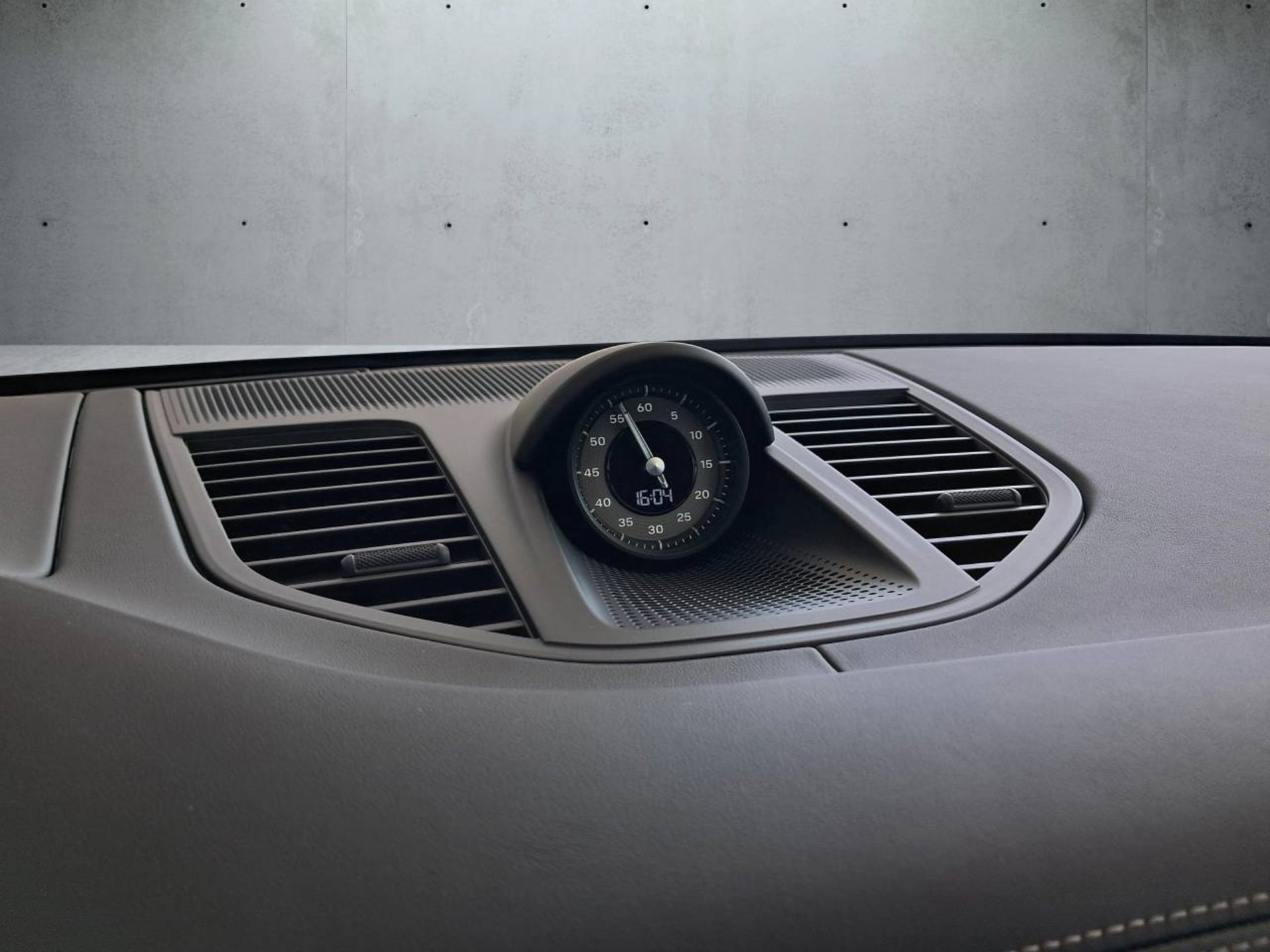 PORSCHE Panamera Turbo S E-Hybrid-image-25