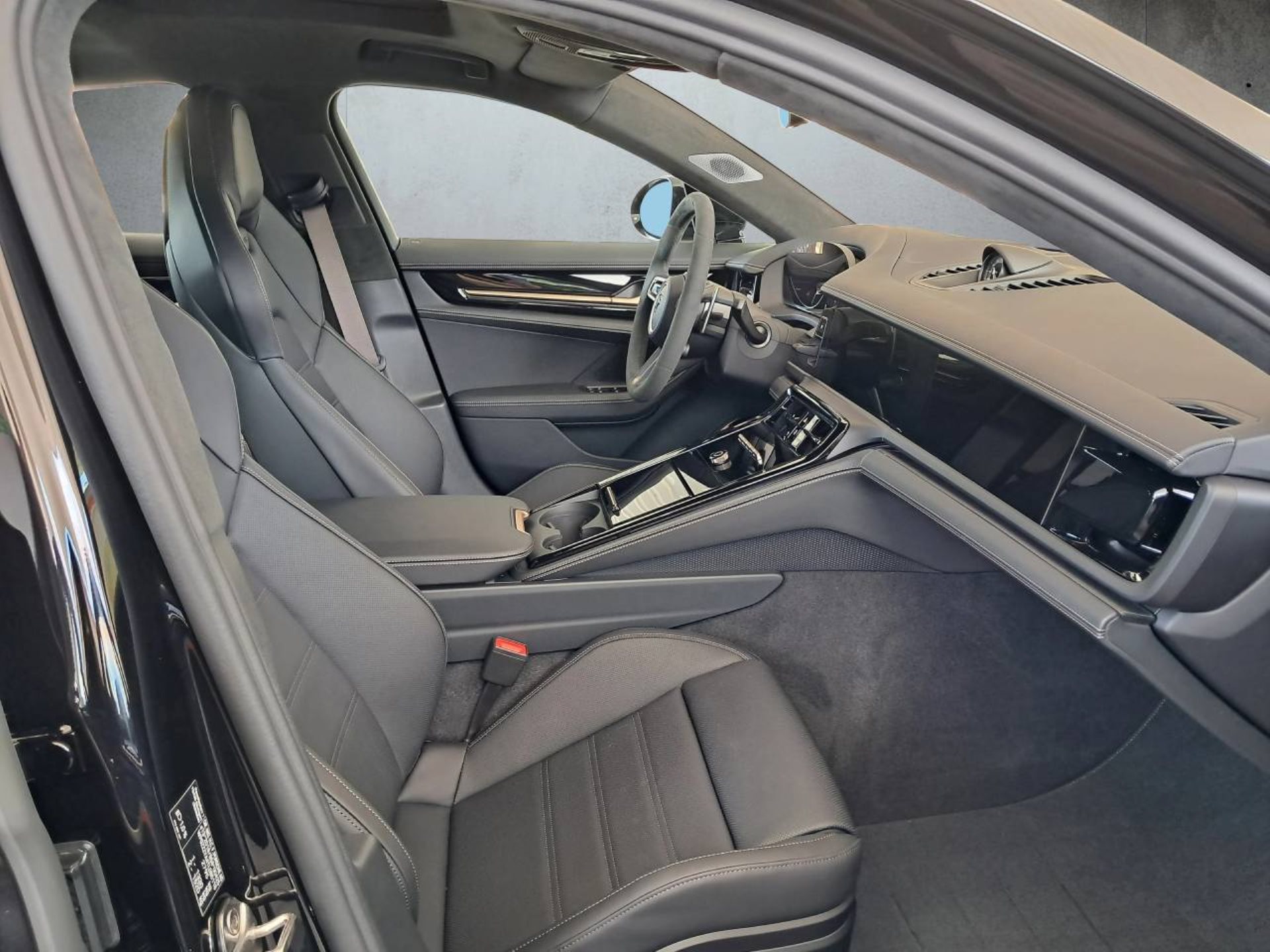 PORSCHE Panamera Turbo S E-Hybrid-image-13