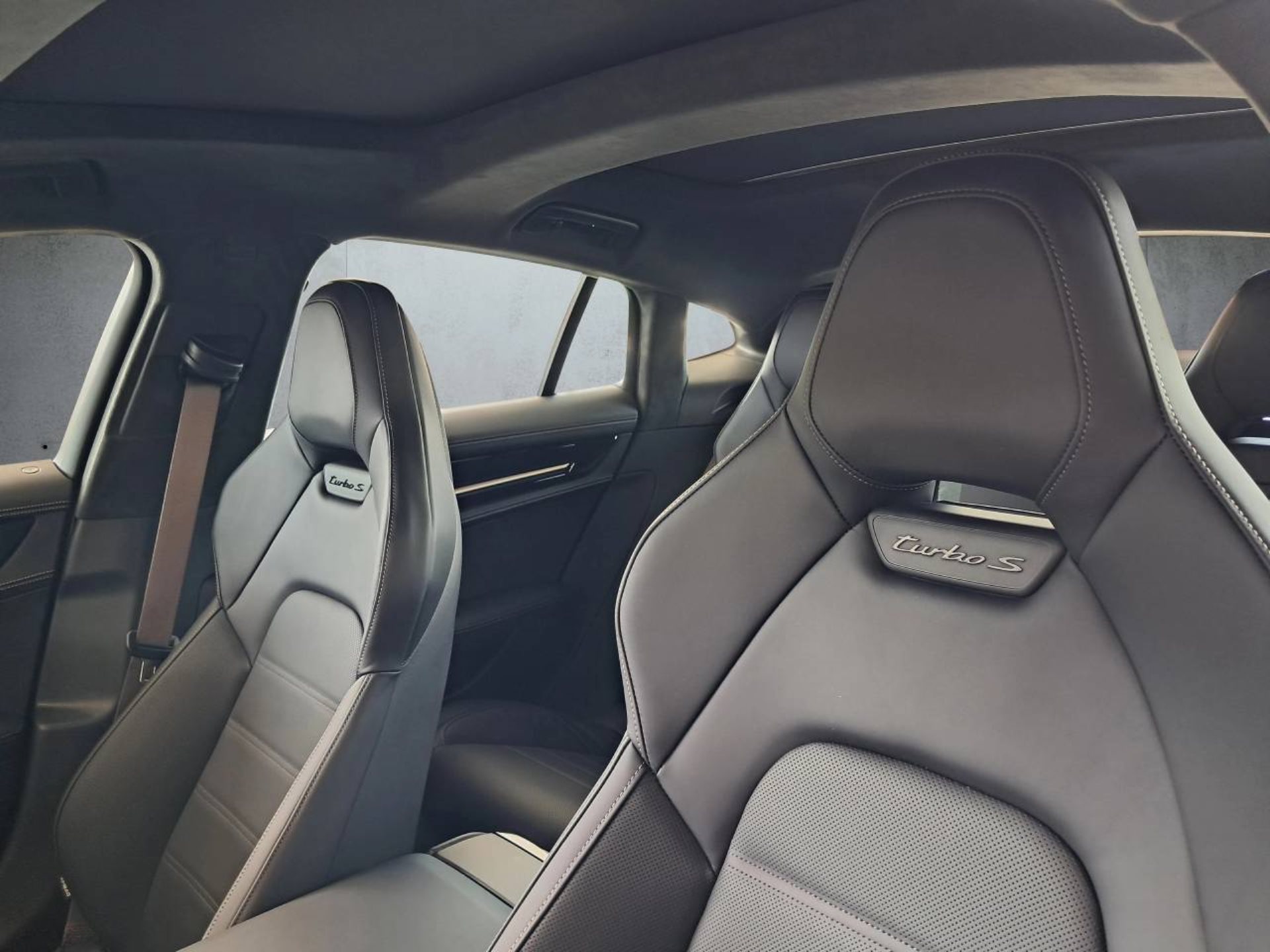 PORSCHE Panamera Turbo S E-Hybrid-image-27
