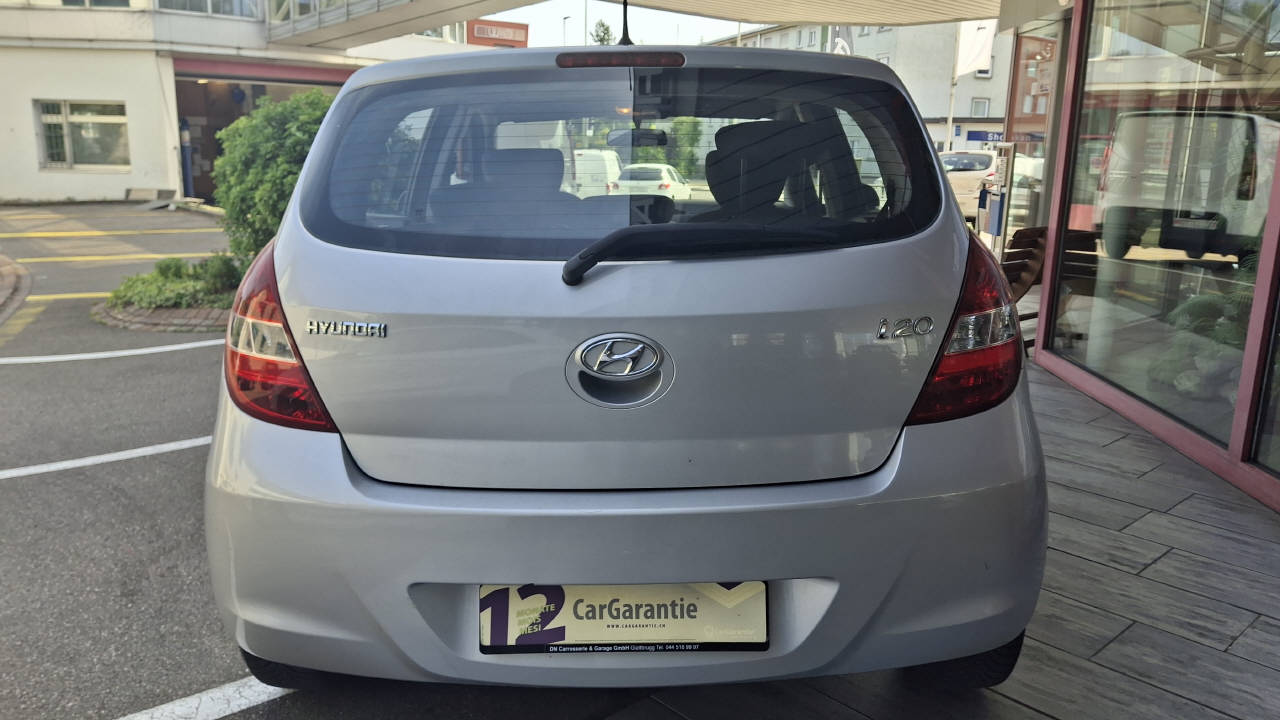 HYUNDAI i20 1.4 Style-image-4