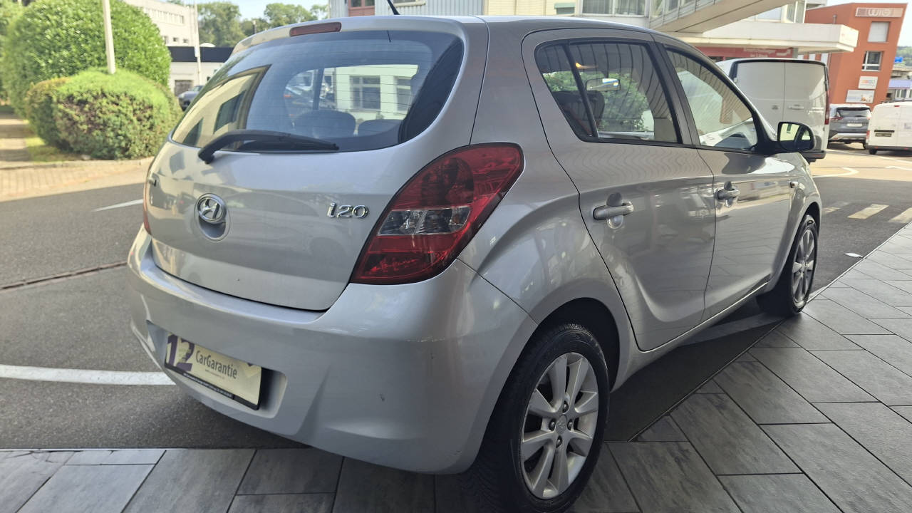 HYUNDAI i20 1.4 Style-image-3