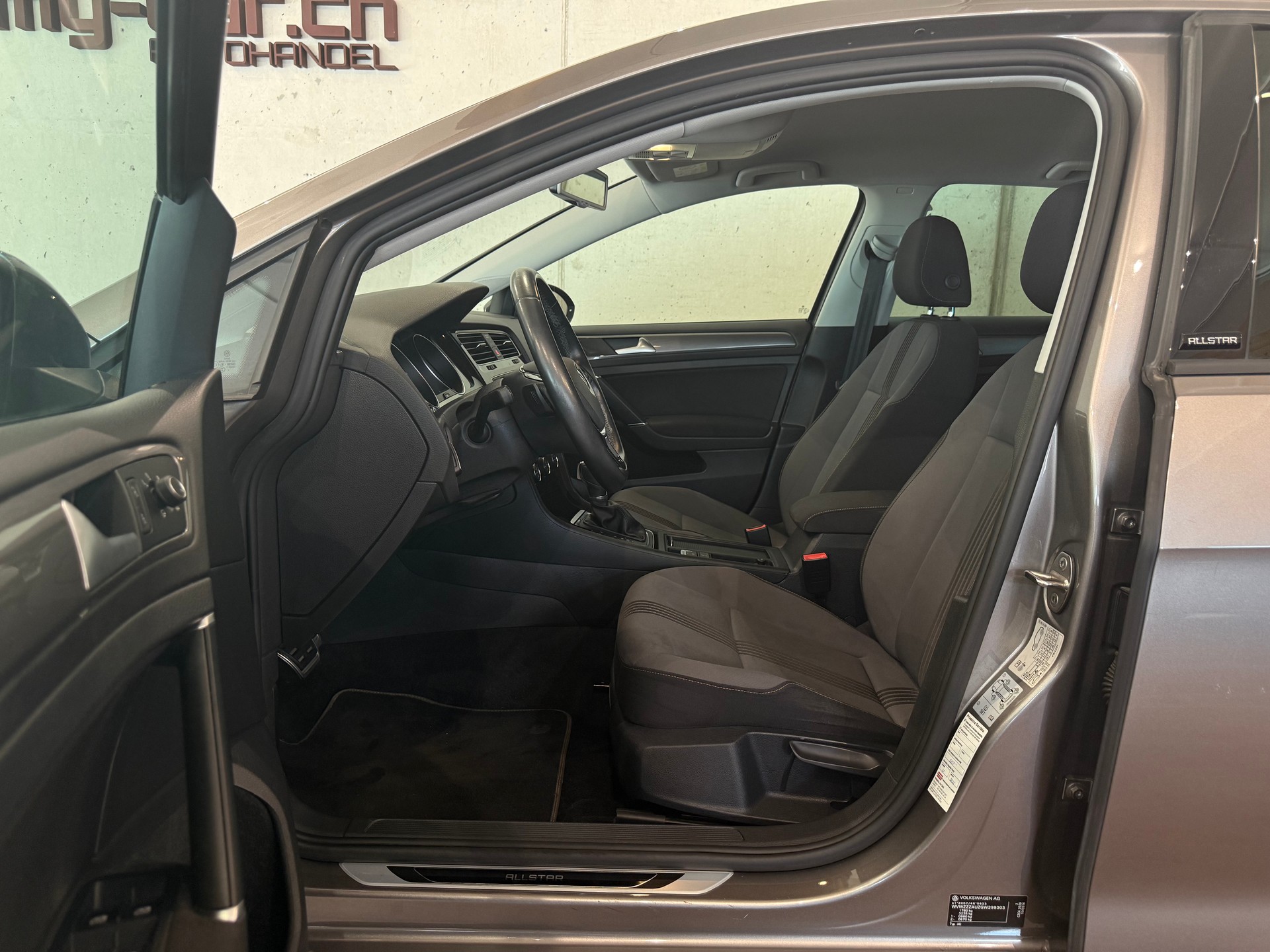VW Golf 1.4 TSI Allstar DSG-image-17