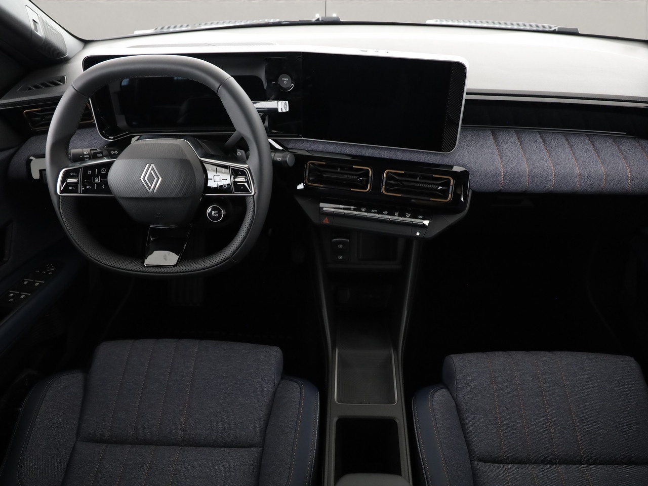 RENAULT R4 E-Tech Comfort Range techno-image-4