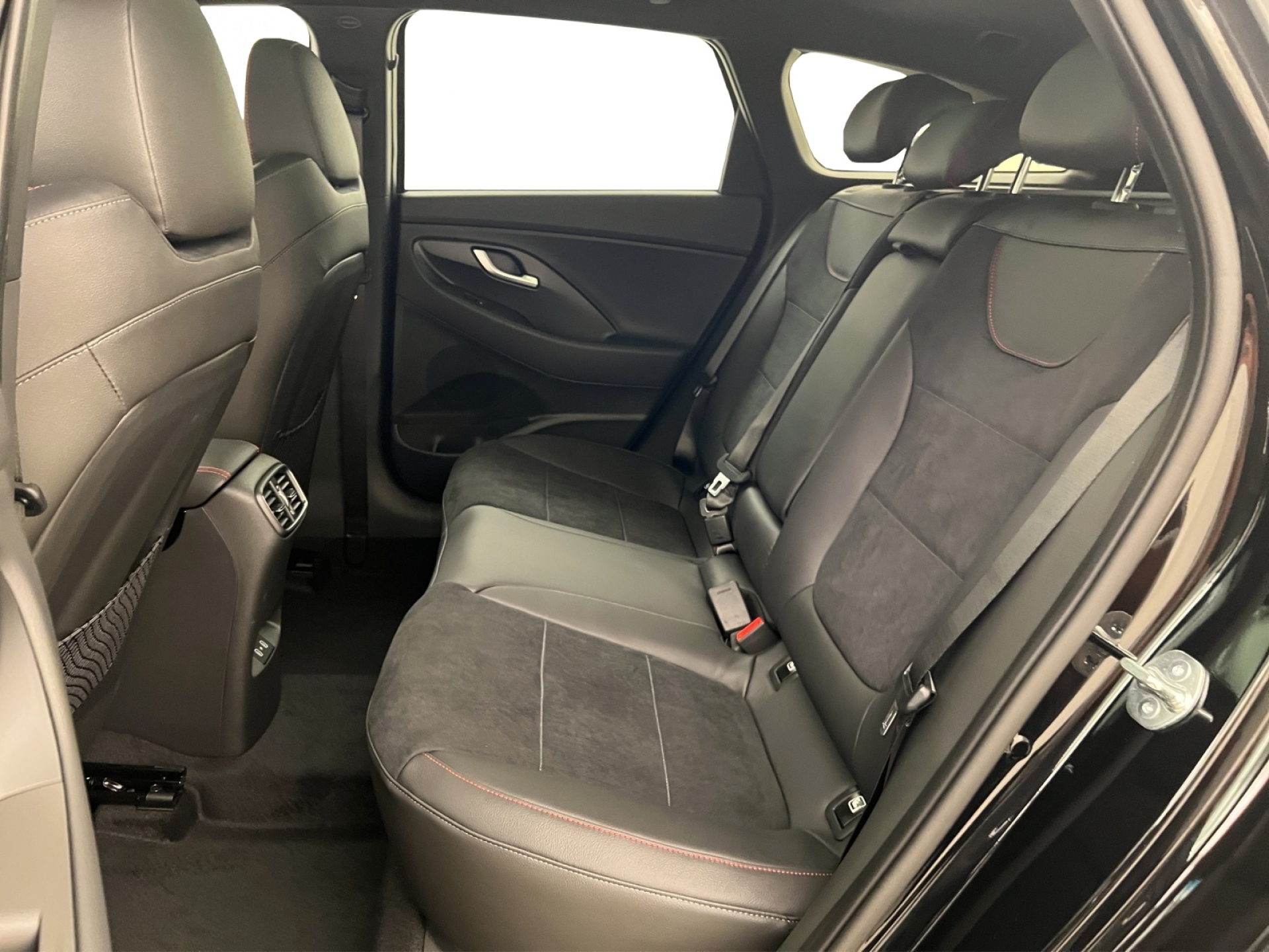 HYUNDAI i30 Wagon 1.5 T-GDi N-Line-image-6