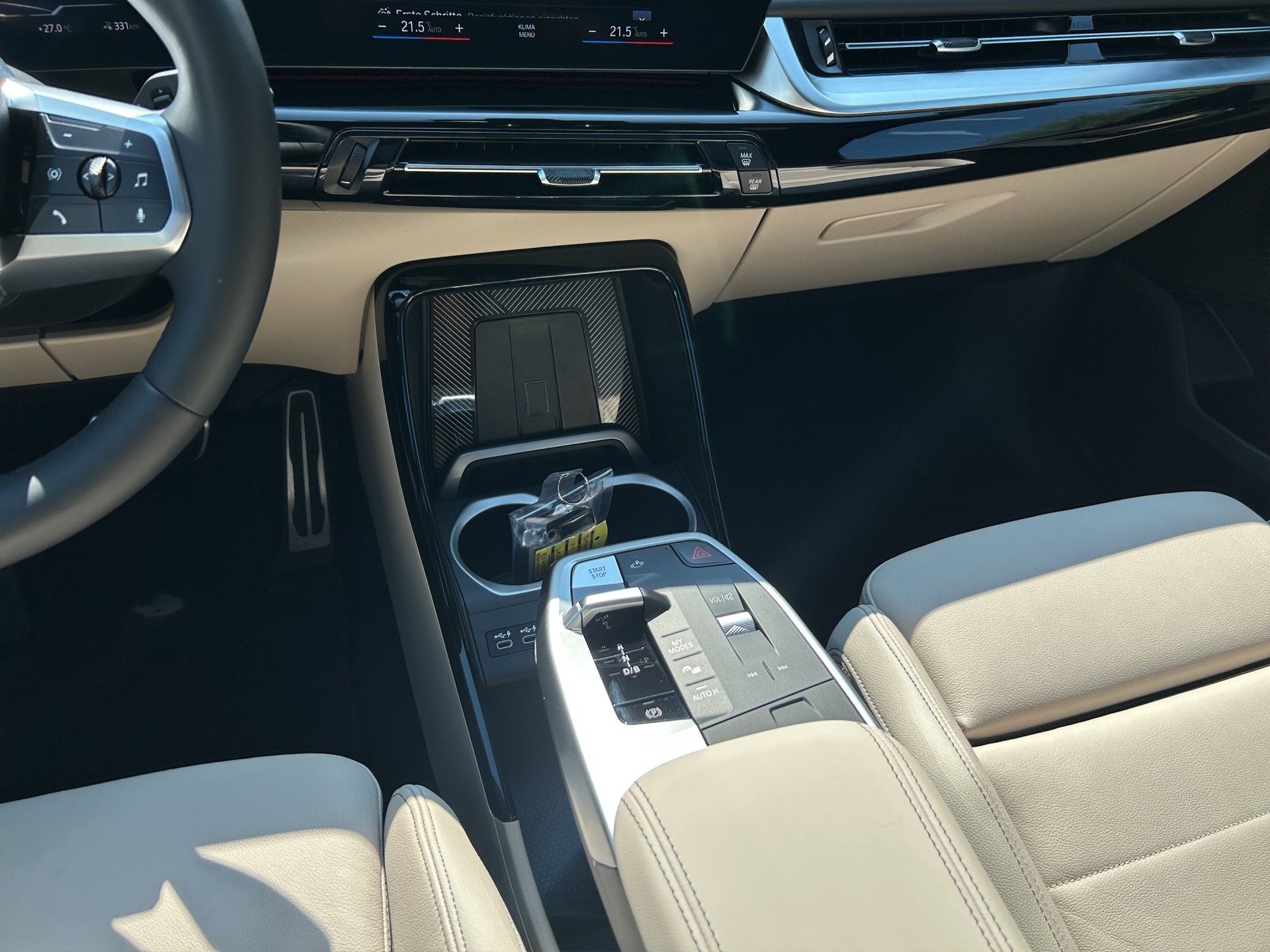 BMW iX1 xDrive 30 M Sport-image-17