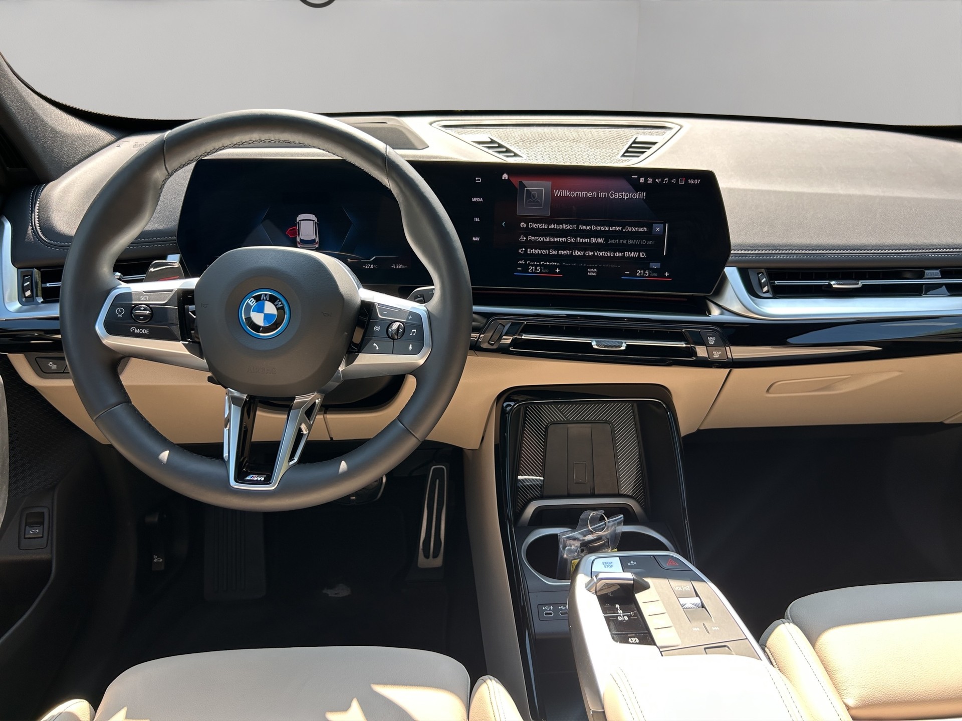 BMW iX1 xDrive 30 M Sport-image-16