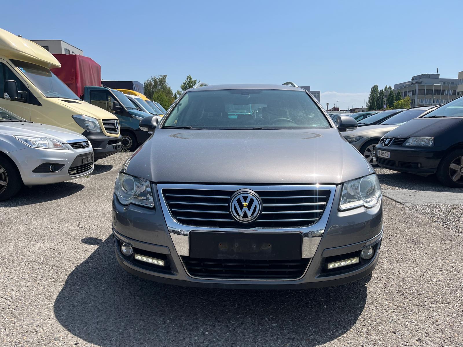 VW Passat Variant 2.0 TDI Highline-image-1