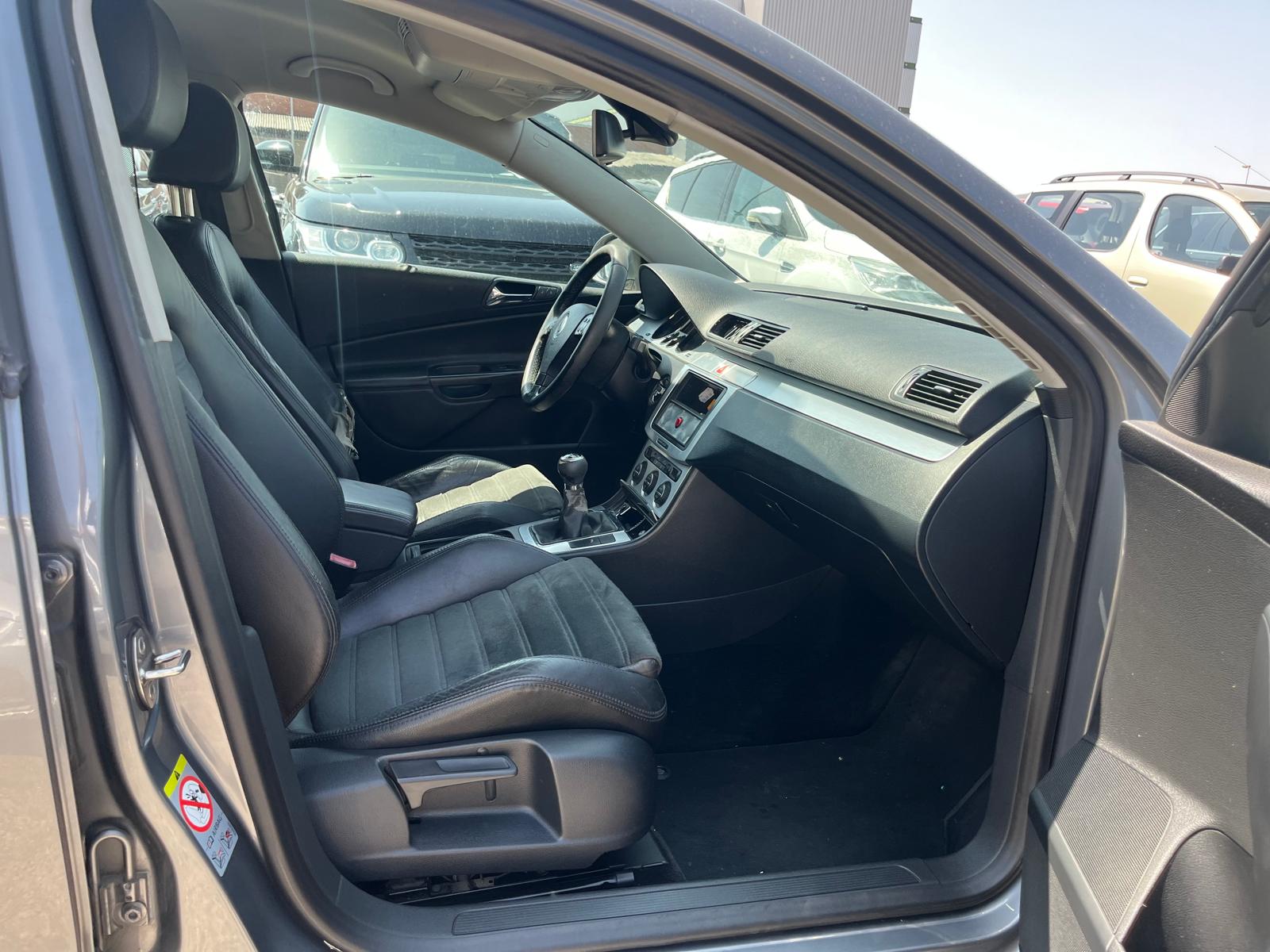 VW Passat Variant 2.0 TDI Highline-image-8