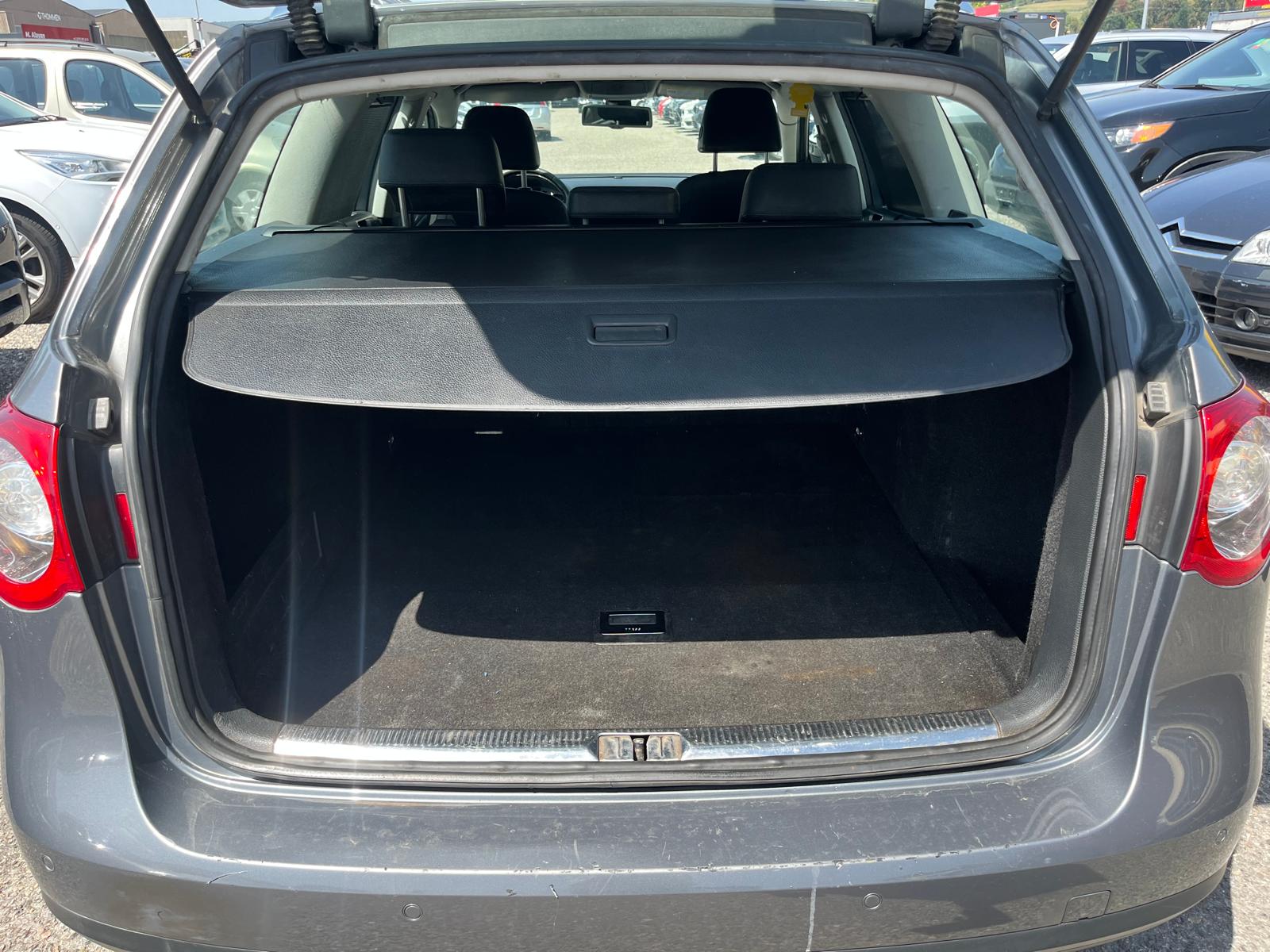VW Passat Variant 2.0 TDI Highline-image-10