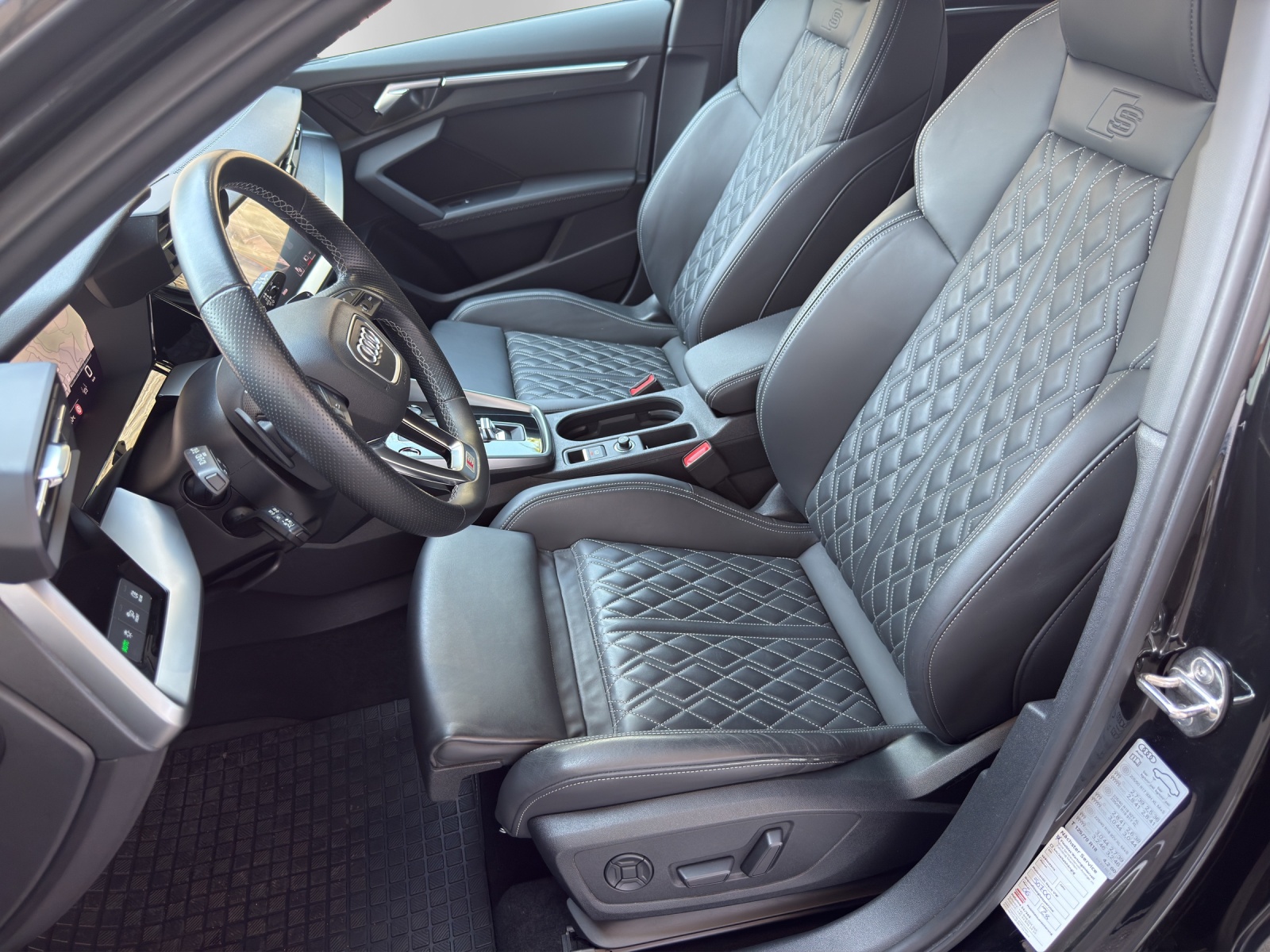 AUDI S3 Sportback 2.0 TFSI quattro S-tronic-image-8