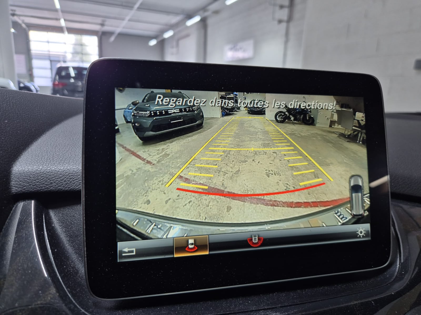 MERCEDES-BENZ B 220 CDI AMG Line 4Matic 7G-DCT-image-12