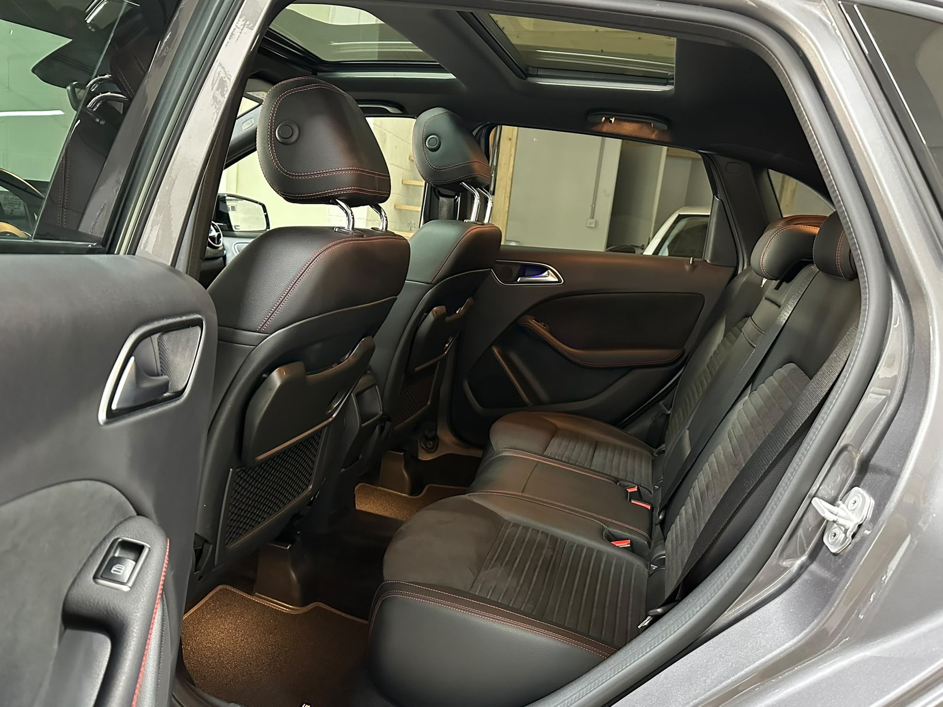 MERCEDES-BENZ B 220 CDI AMG Line 4Matic 7G-DCT-image-8