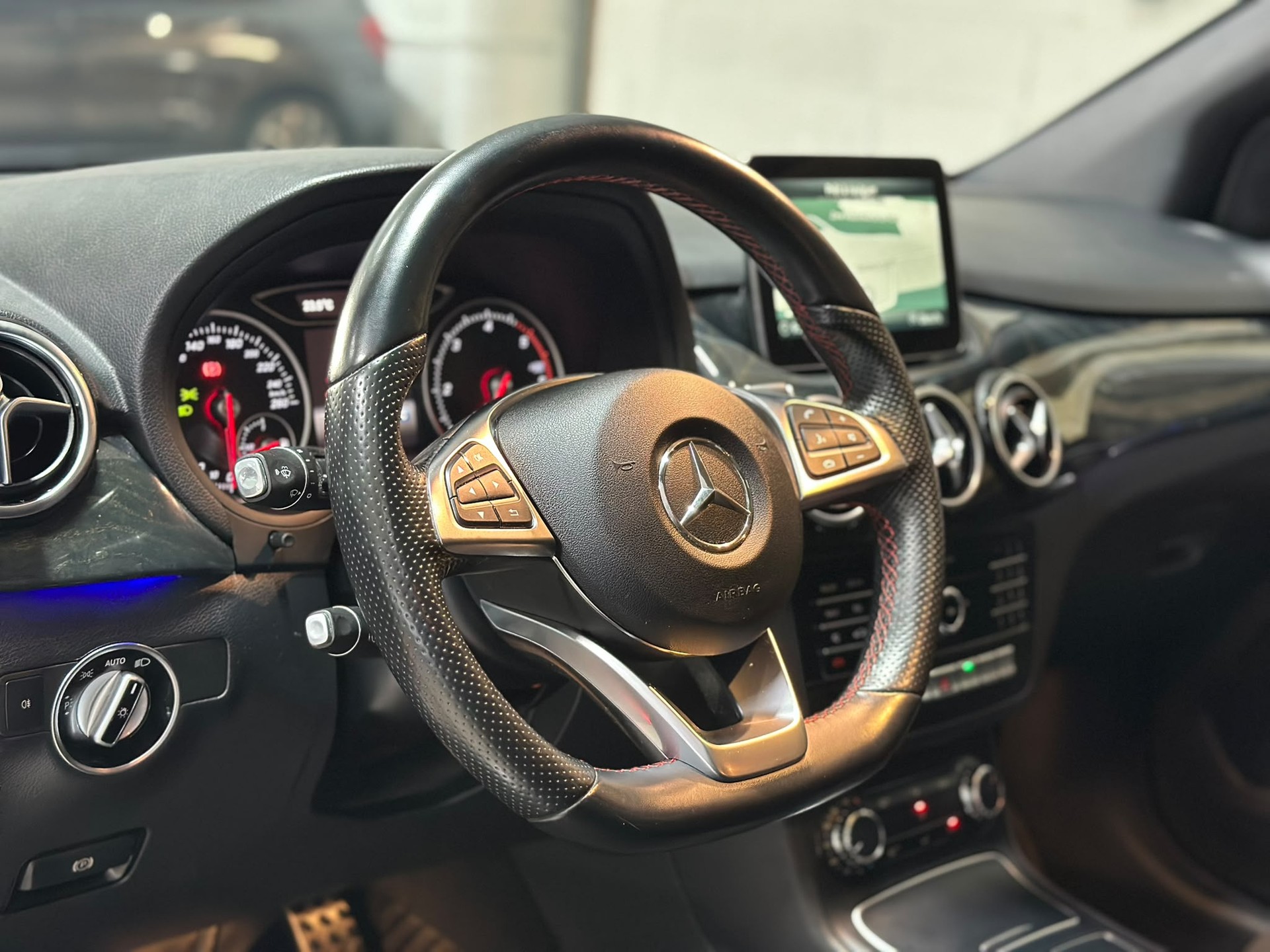 MERCEDES-BENZ B 220 CDI AMG Line 4Matic 7G-DCT-image-15