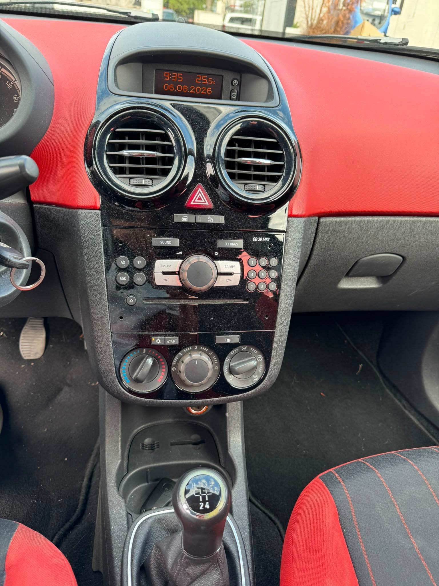 OPEL Corsa 1.4 TP Sport-image-14