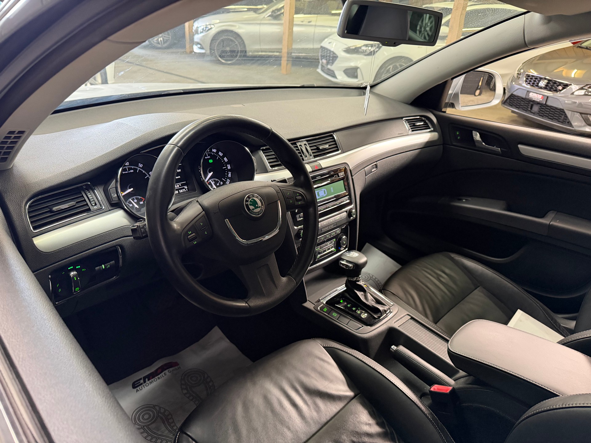 SKODA Superb 3.6 FSI Elegance 4x4 DSG-image-9