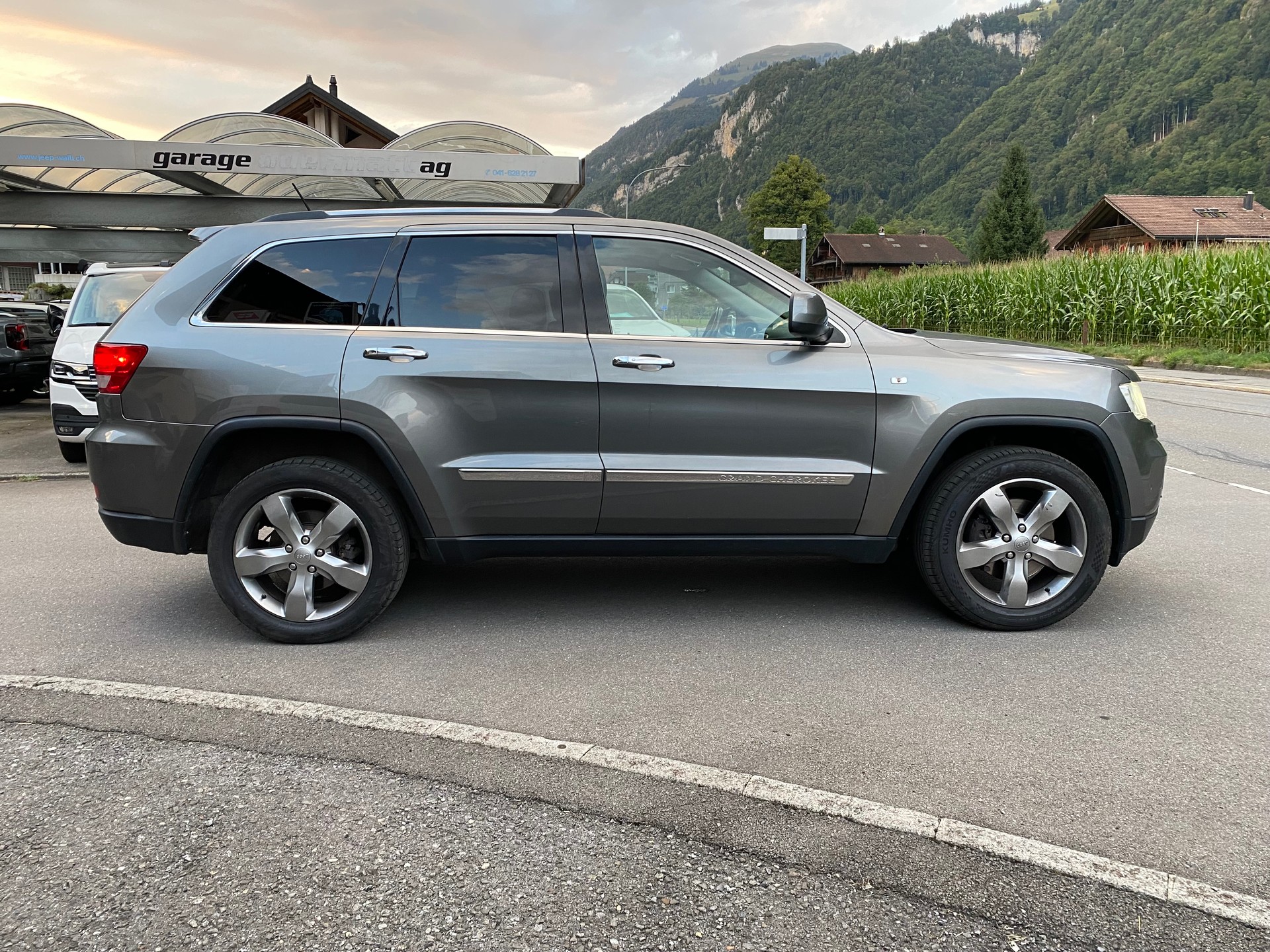 JEEP Grand Cherokee 3.0 CRD Limited Automatic-image-12