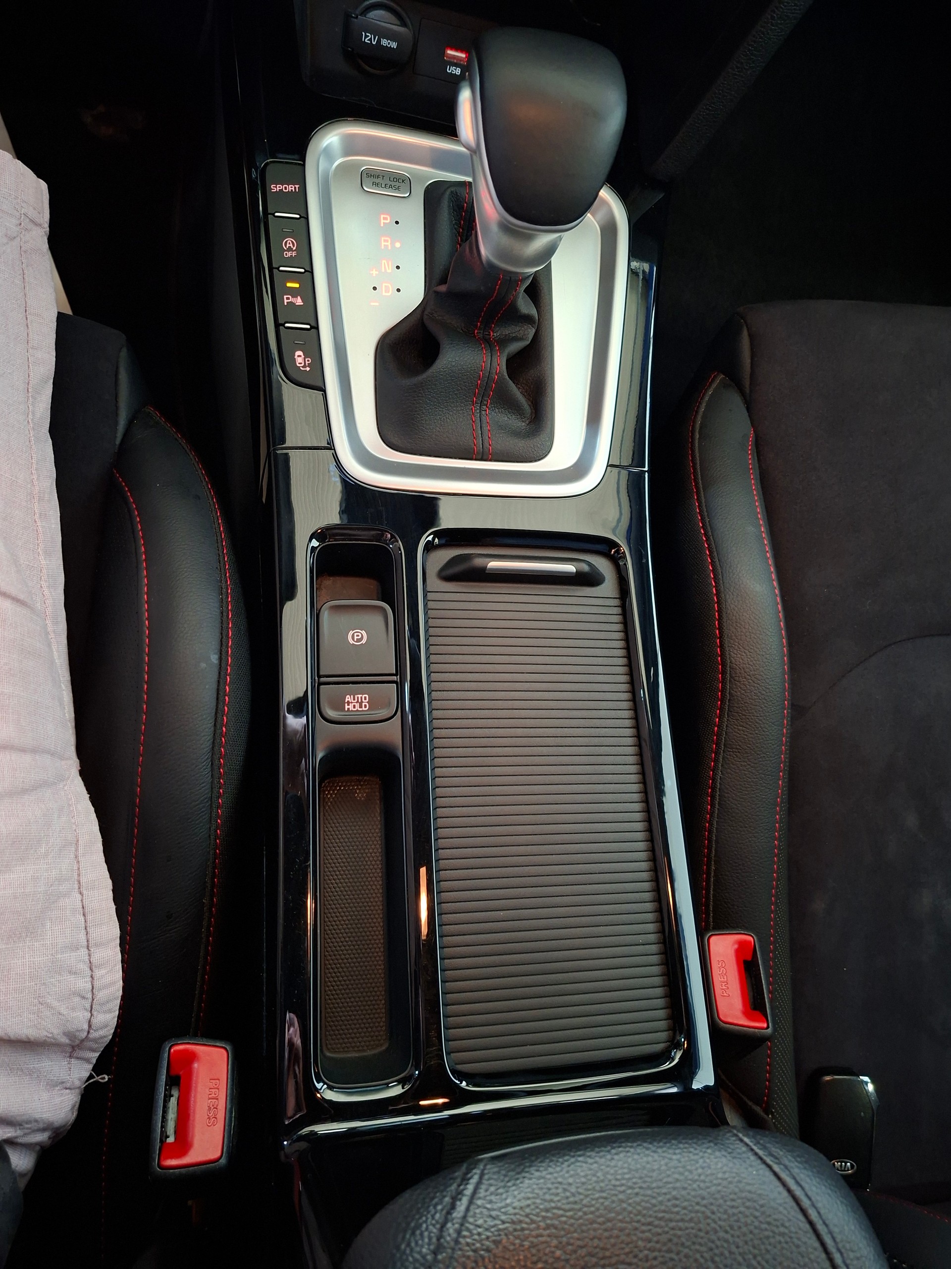 KIA ProCeed 1.6 T-GDi GT DCT-image-12