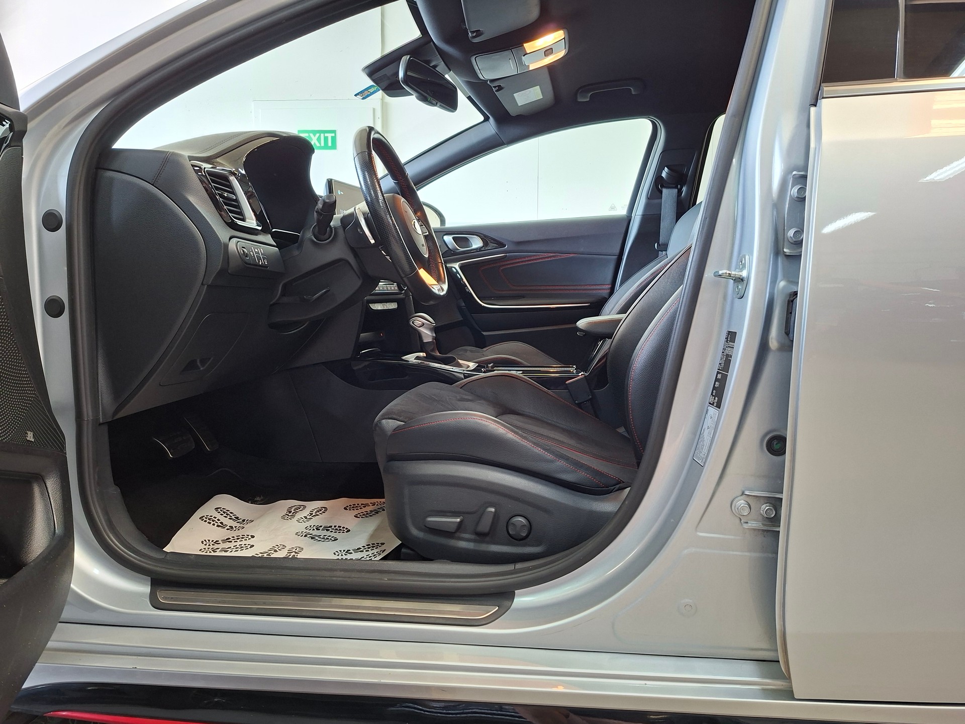 KIA ProCeed 1.6 T-GDi GT DCT-image-6