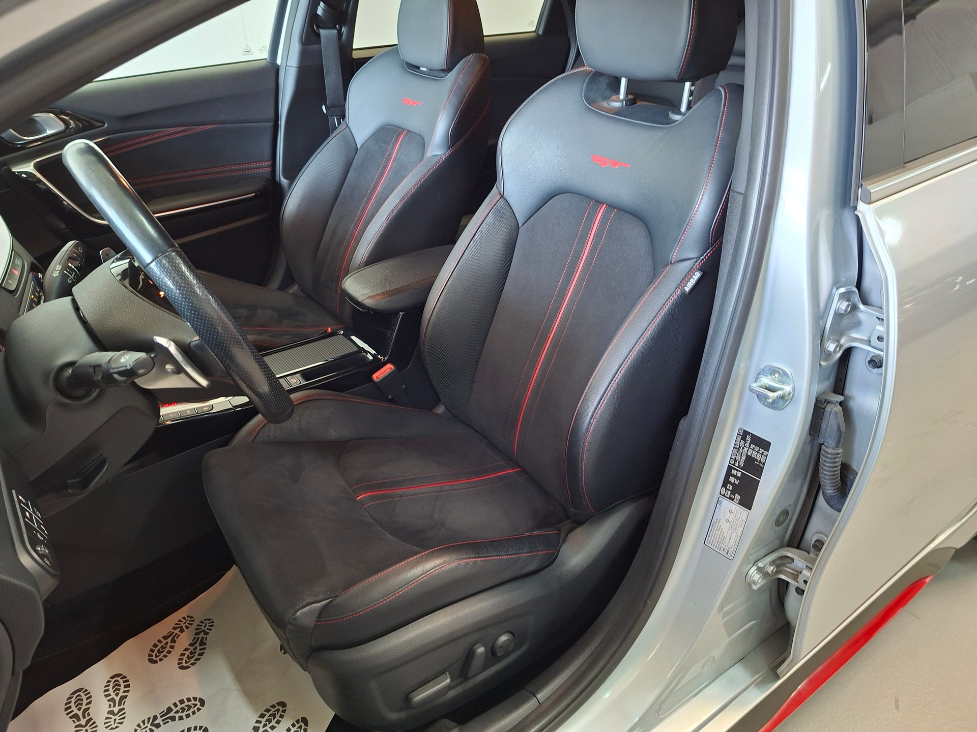 KIA ProCeed 1.6 T-GDi GT DCT-image-7