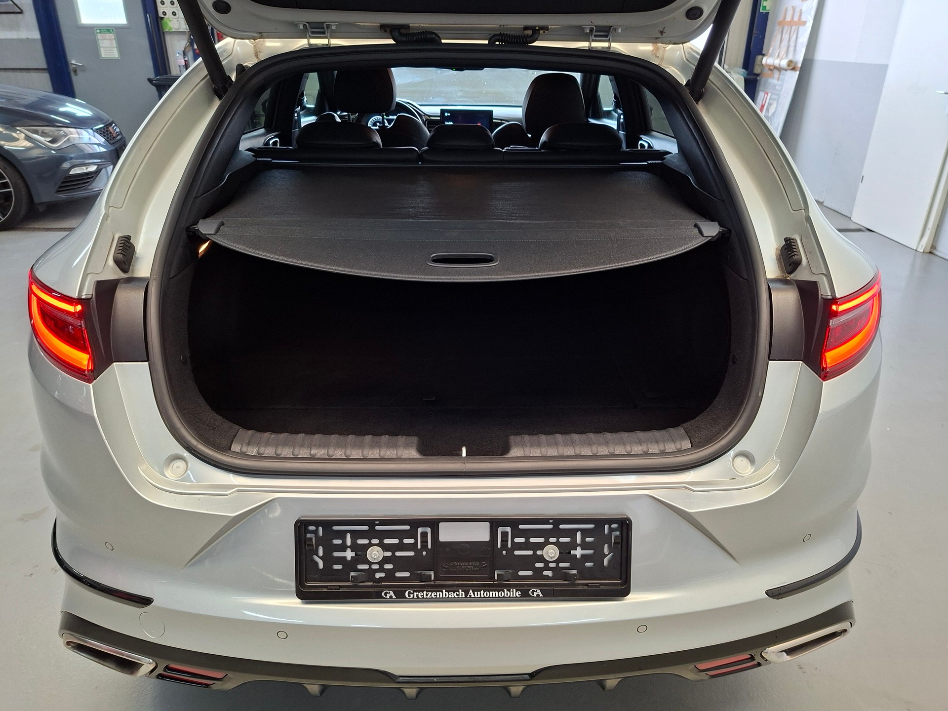 KIA ProCeed 1.6 T-GDi GT DCT-image-15