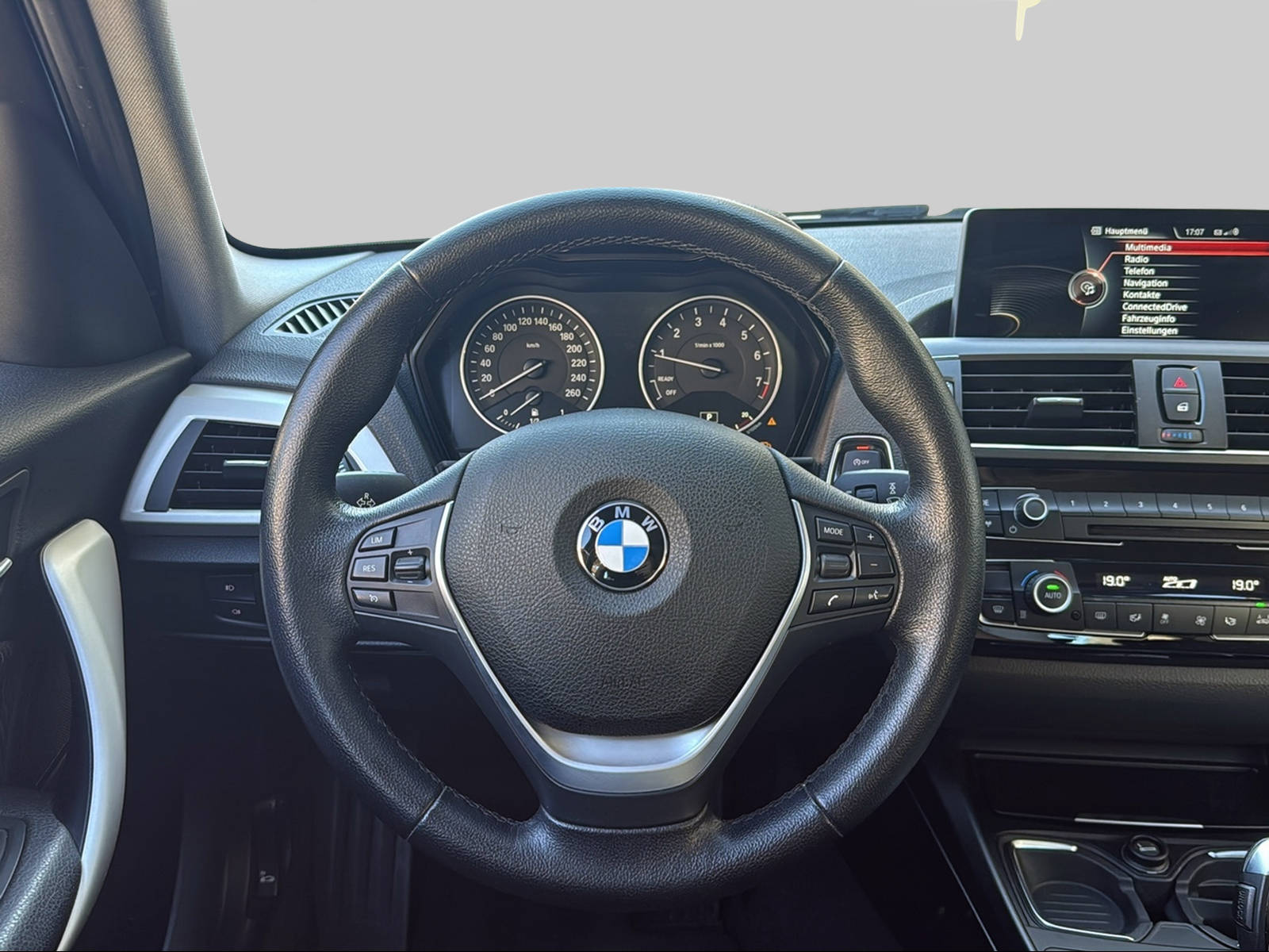 BMW 118i Steptronic-image-8