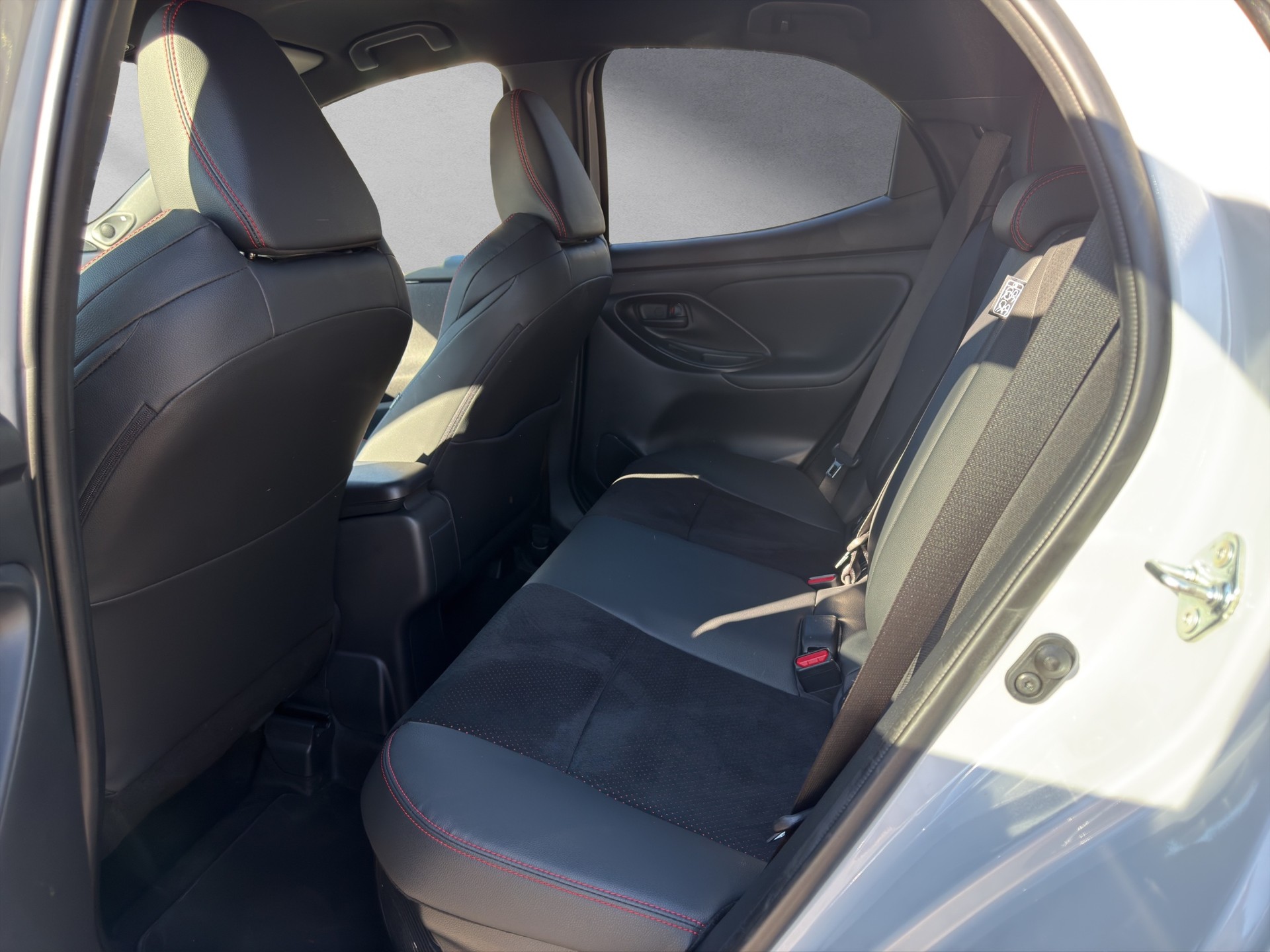 TOYOTA Yaris 1.5 VVT-i HSD GR Sport-image-9