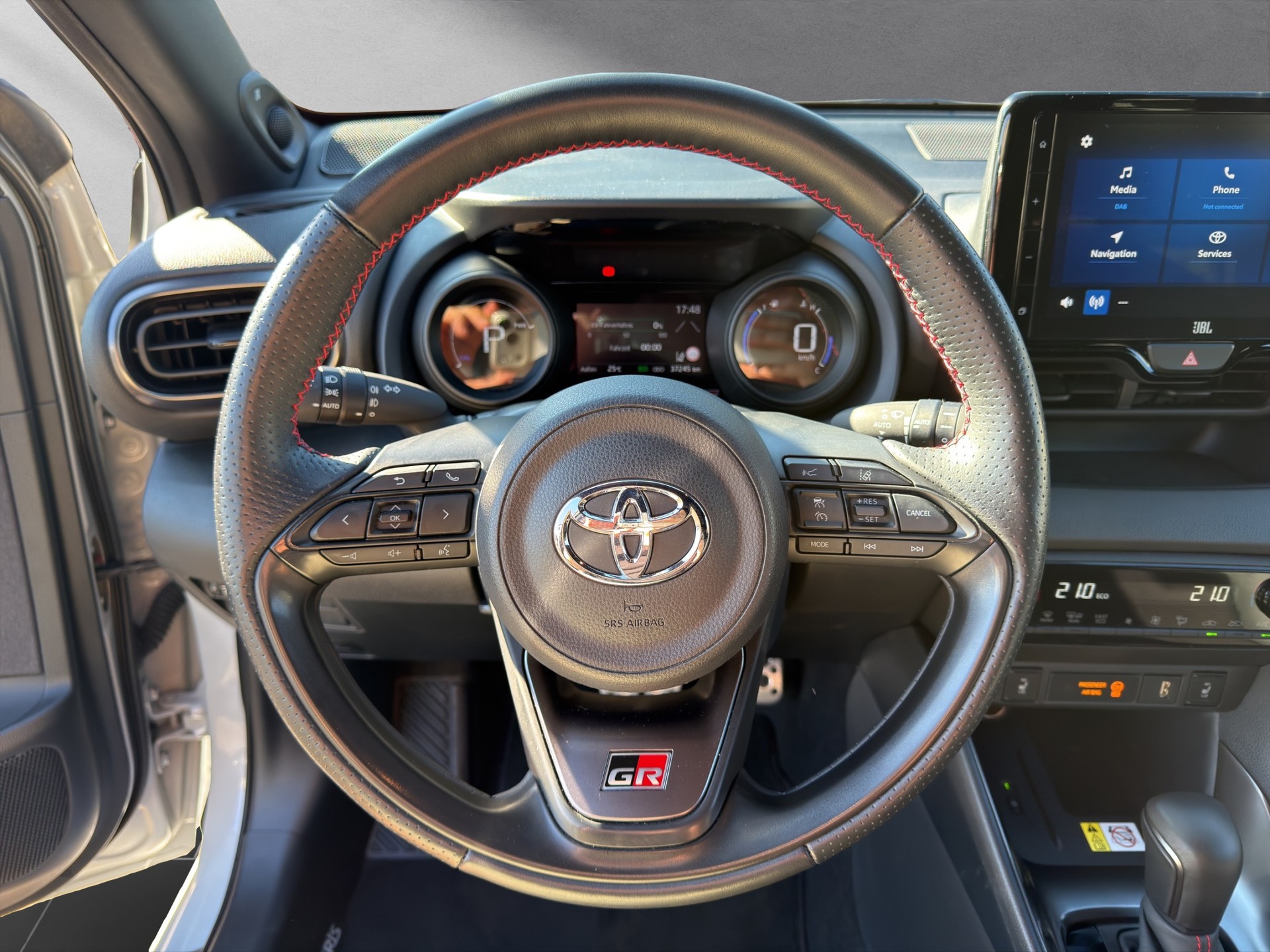 TOYOTA Yaris 1.5 VVT-i HSD GR Sport-image-4