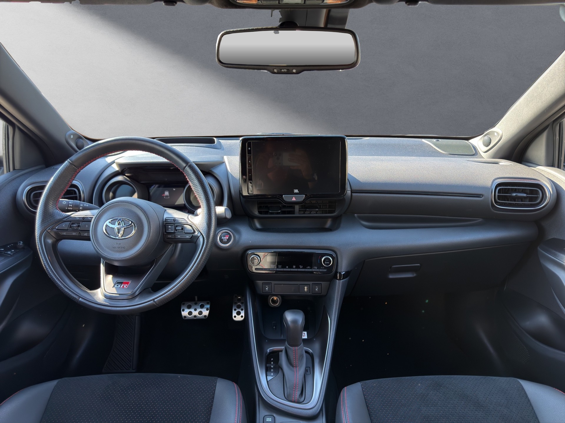 TOYOTA Yaris 1.5 VVT-i HSD GR Sport-image-3
