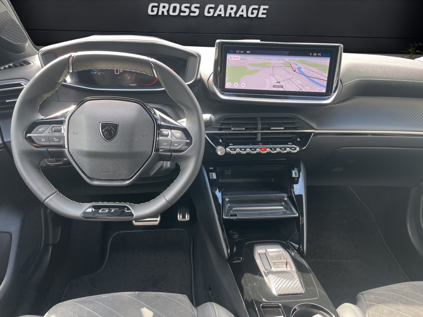 PEUGEOT 208 NEW 1.2 Hybrid 145 GT-image-6